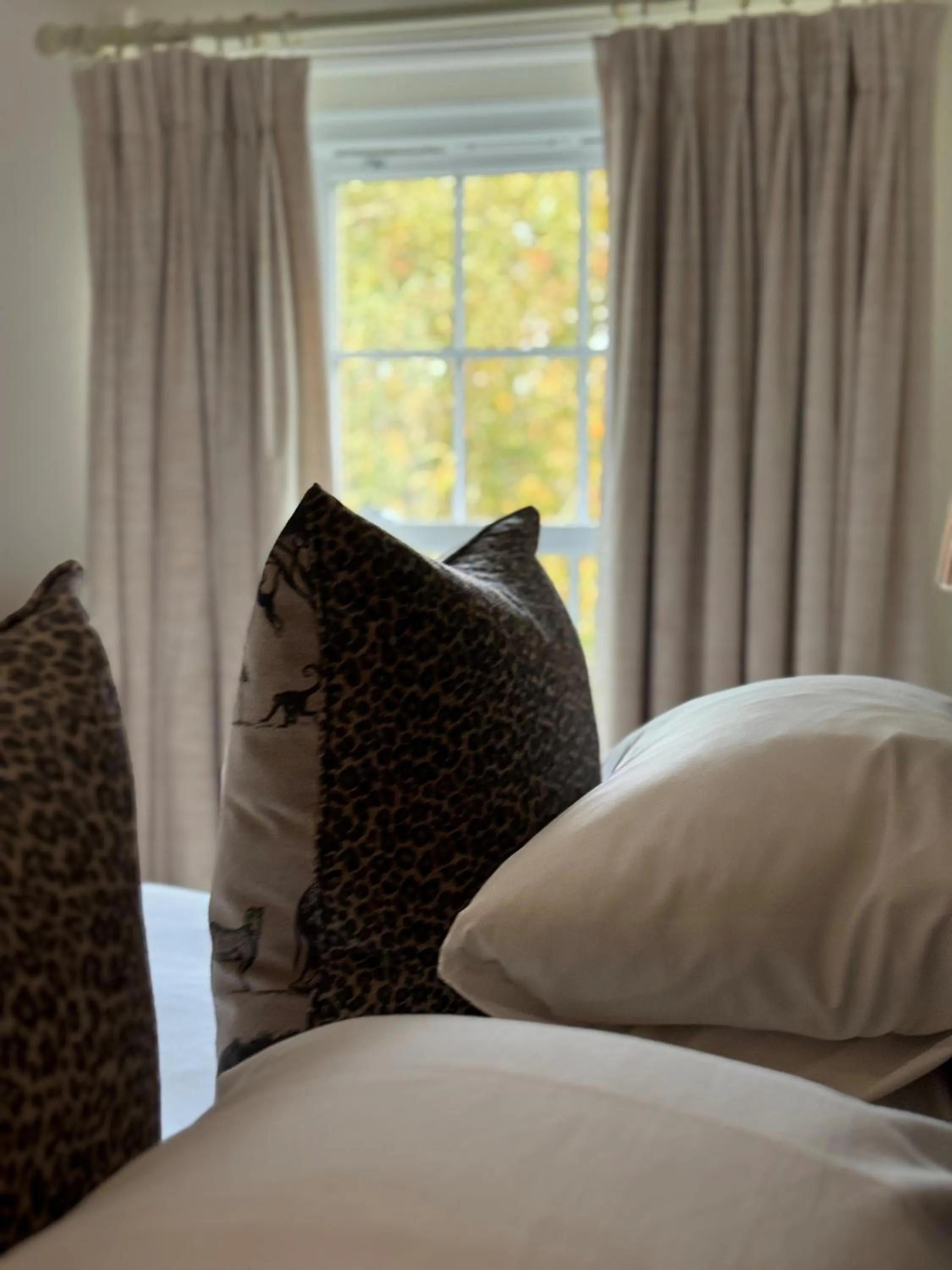 Bed in Scarborough Hill Country Inn