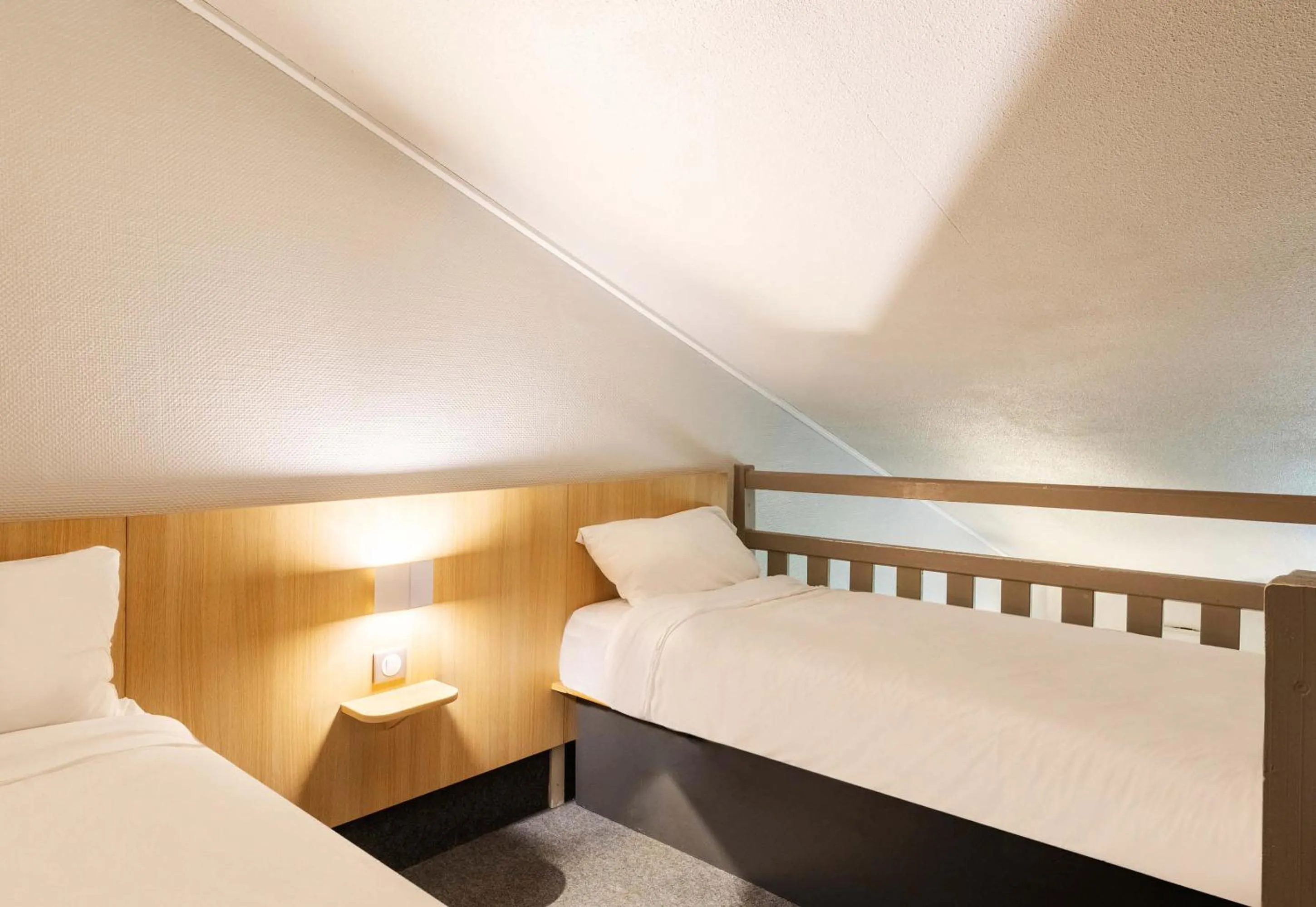 Bedroom, Bed in B&B HOTEL Agen