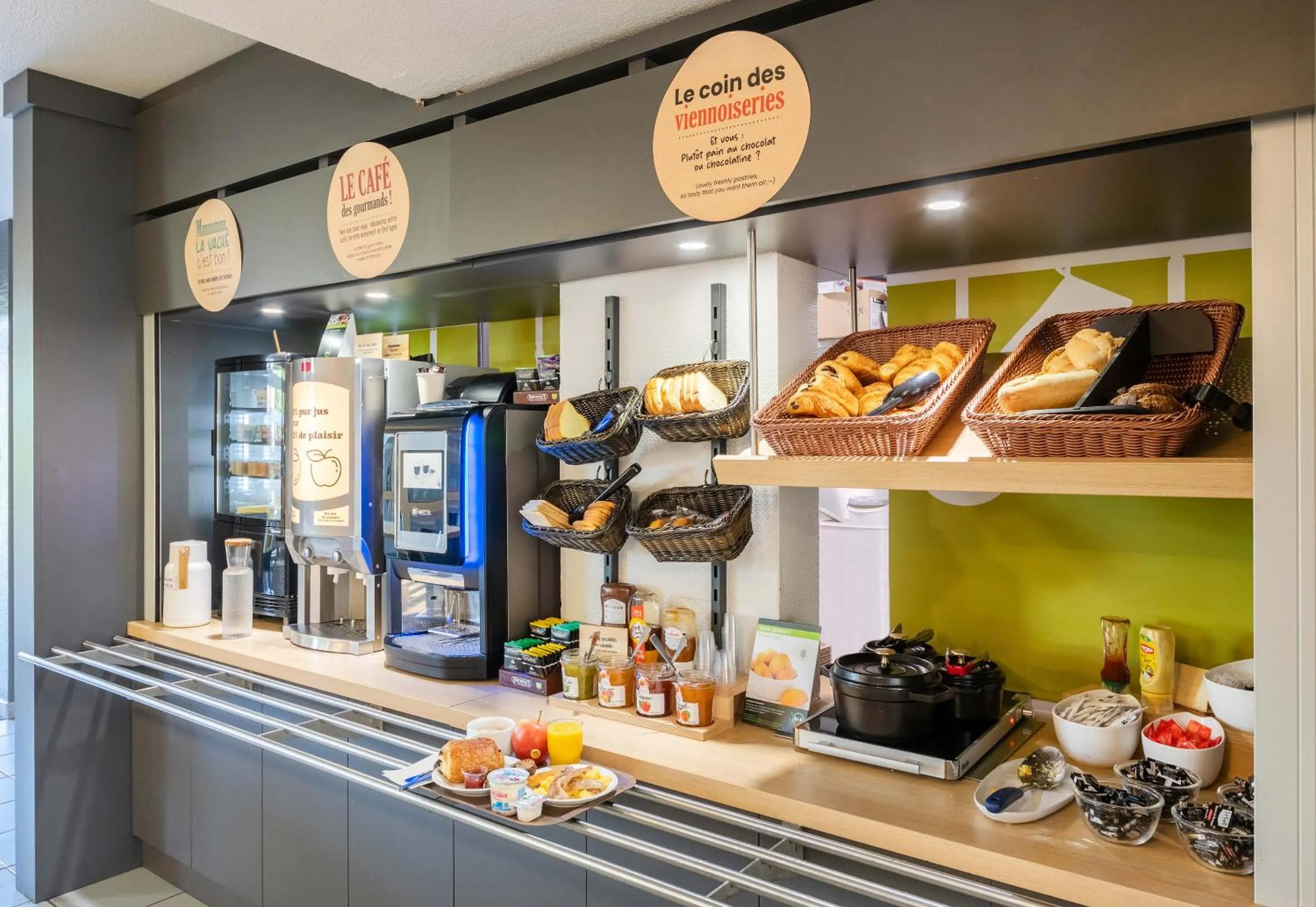 Breakfast in B&B HOTEL Agen