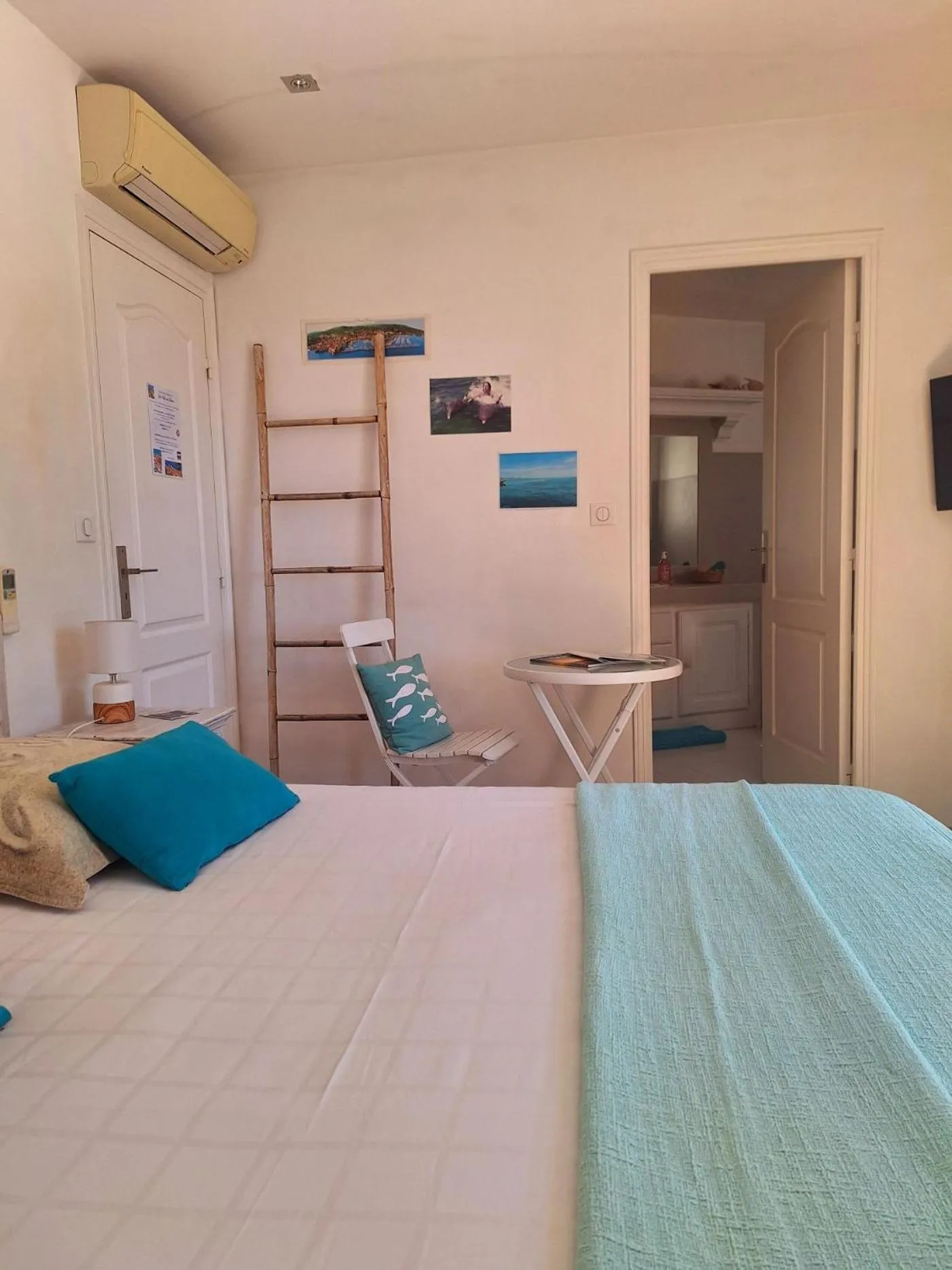 Double Room with Pool View in Villa des Delices