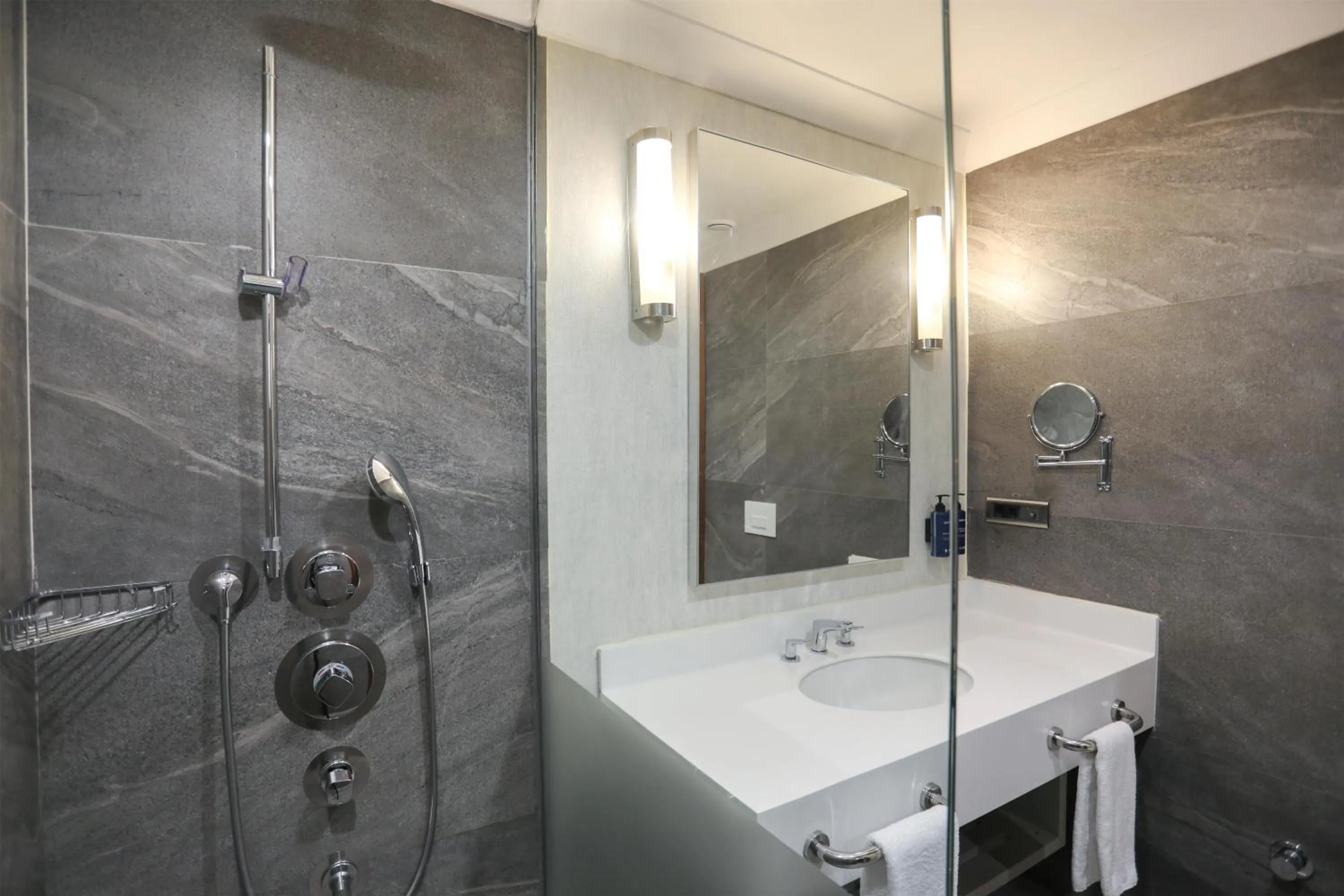 Bathroom in Radisson Blu Hotel, Diyarbakir