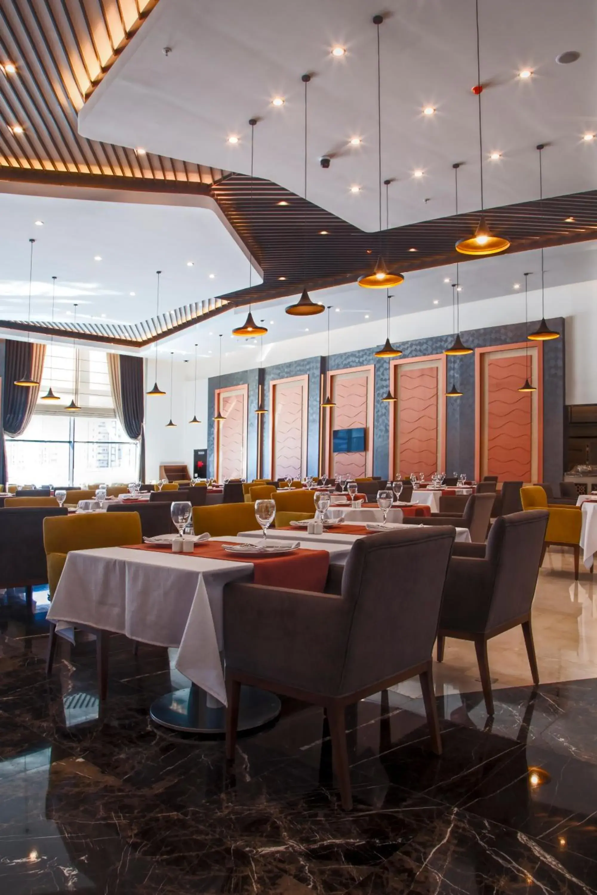 Restaurant/places to eat in Radisson Blu Hotel, Diyarbakir Restaurant/places to eat in Radisson Blu Hotel, Diyarbakir