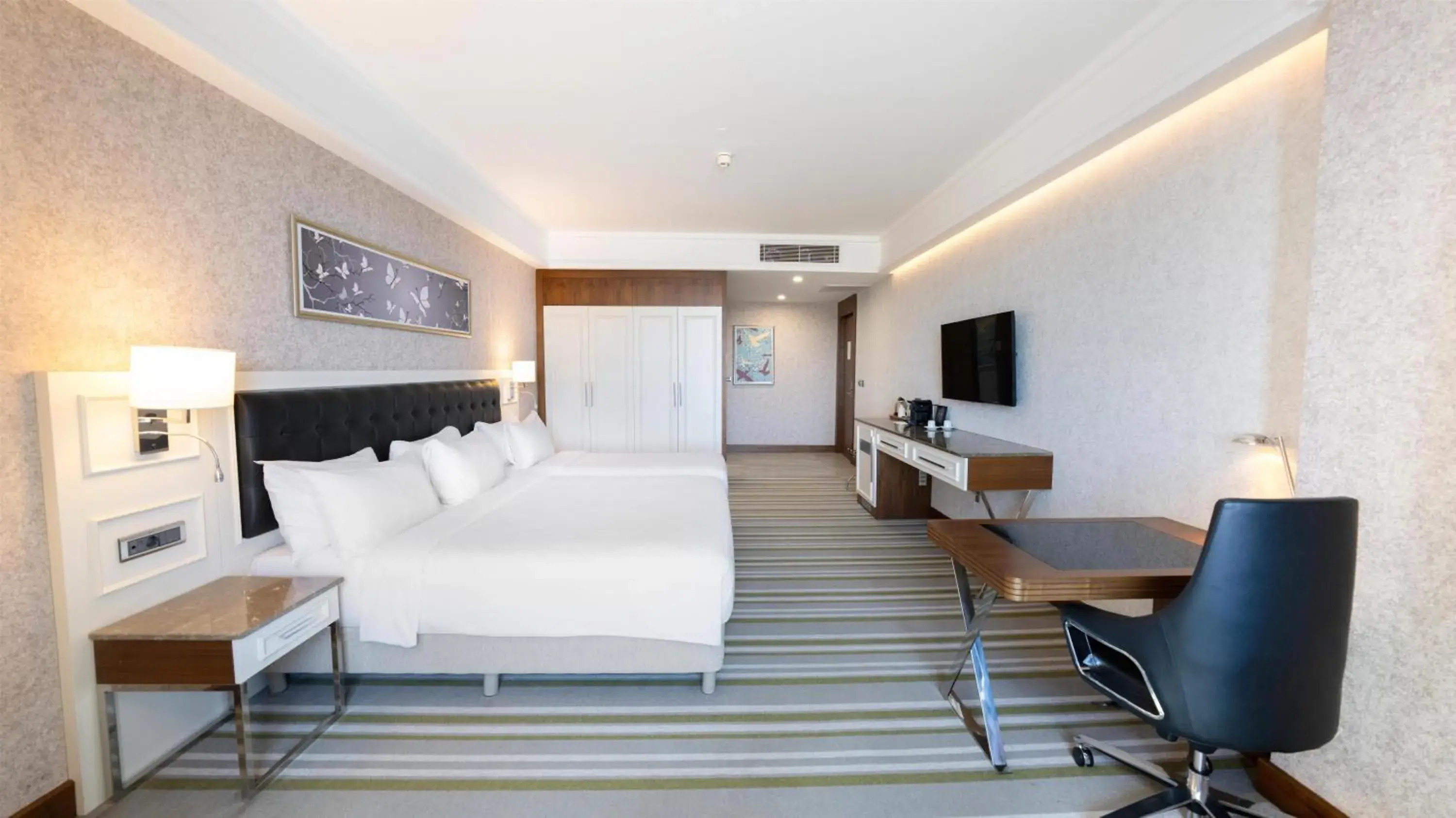 Bedroom, Bed in Radisson Blu Hotel, Diyarbakir Bedroom, Bed in Radisson Blu Hotel, Diyarbakir