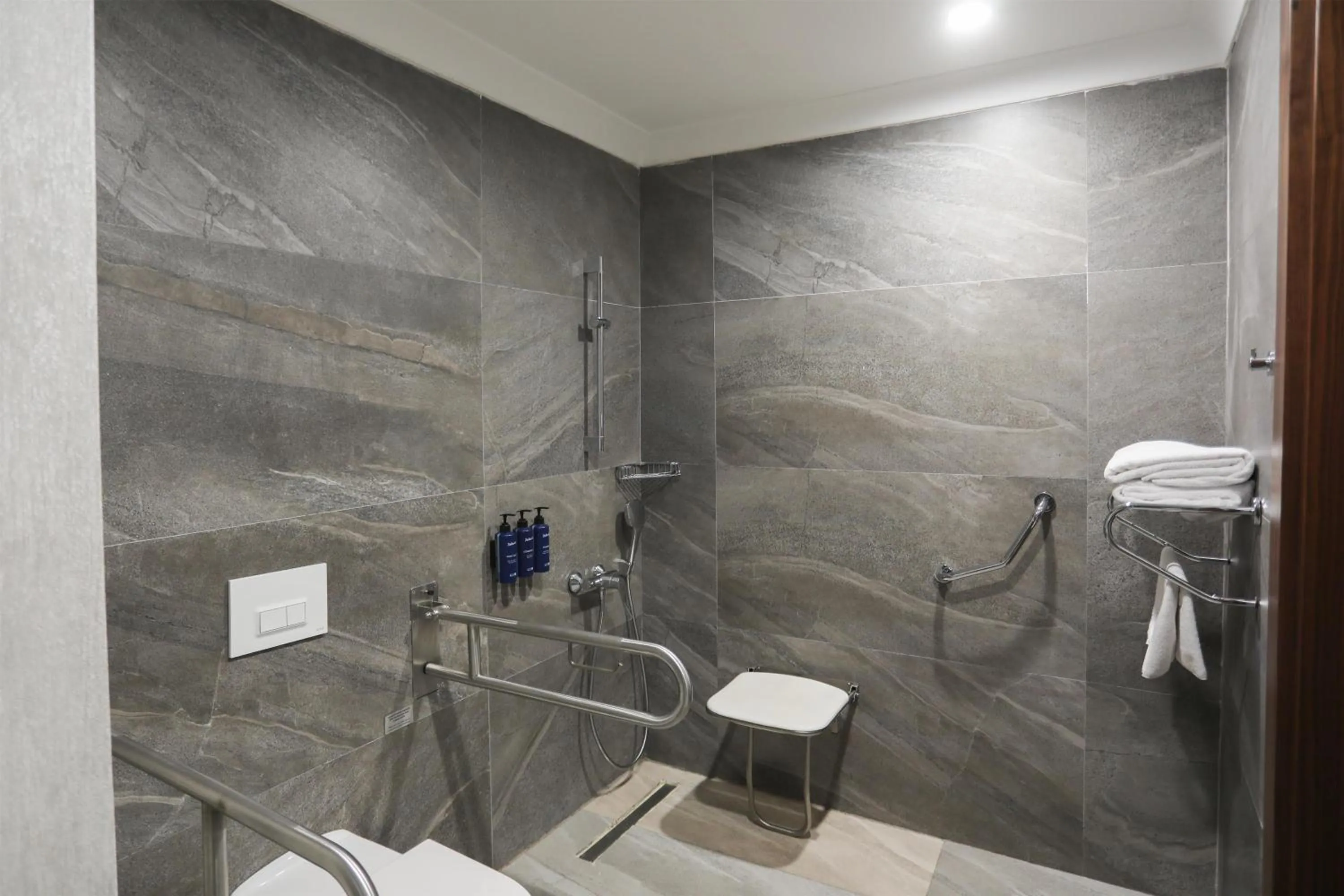 Bathroom in Radisson Blu Hotel, Diyarbakir