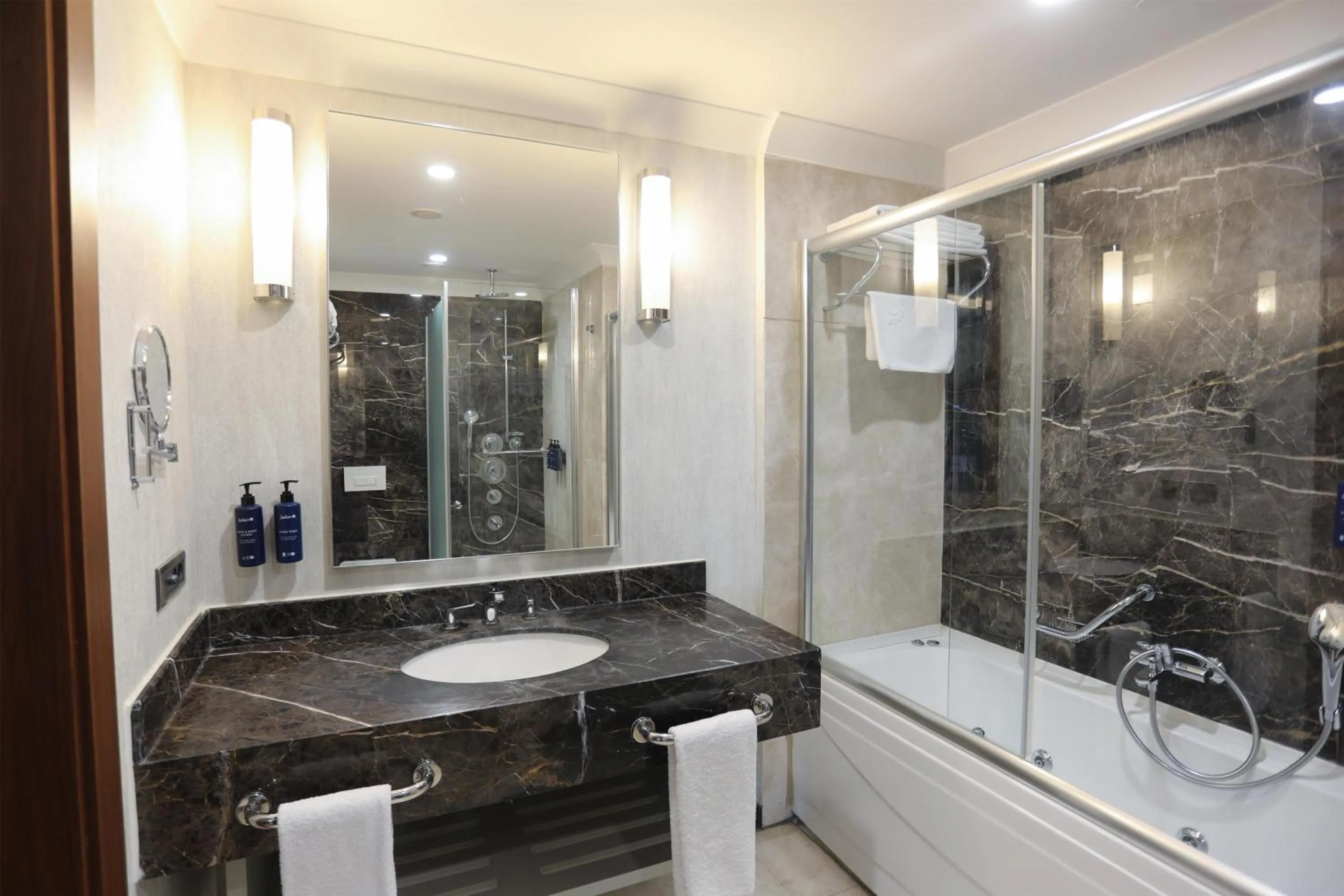 Bathroom in Radisson Blu Hotel, Diyarbakir