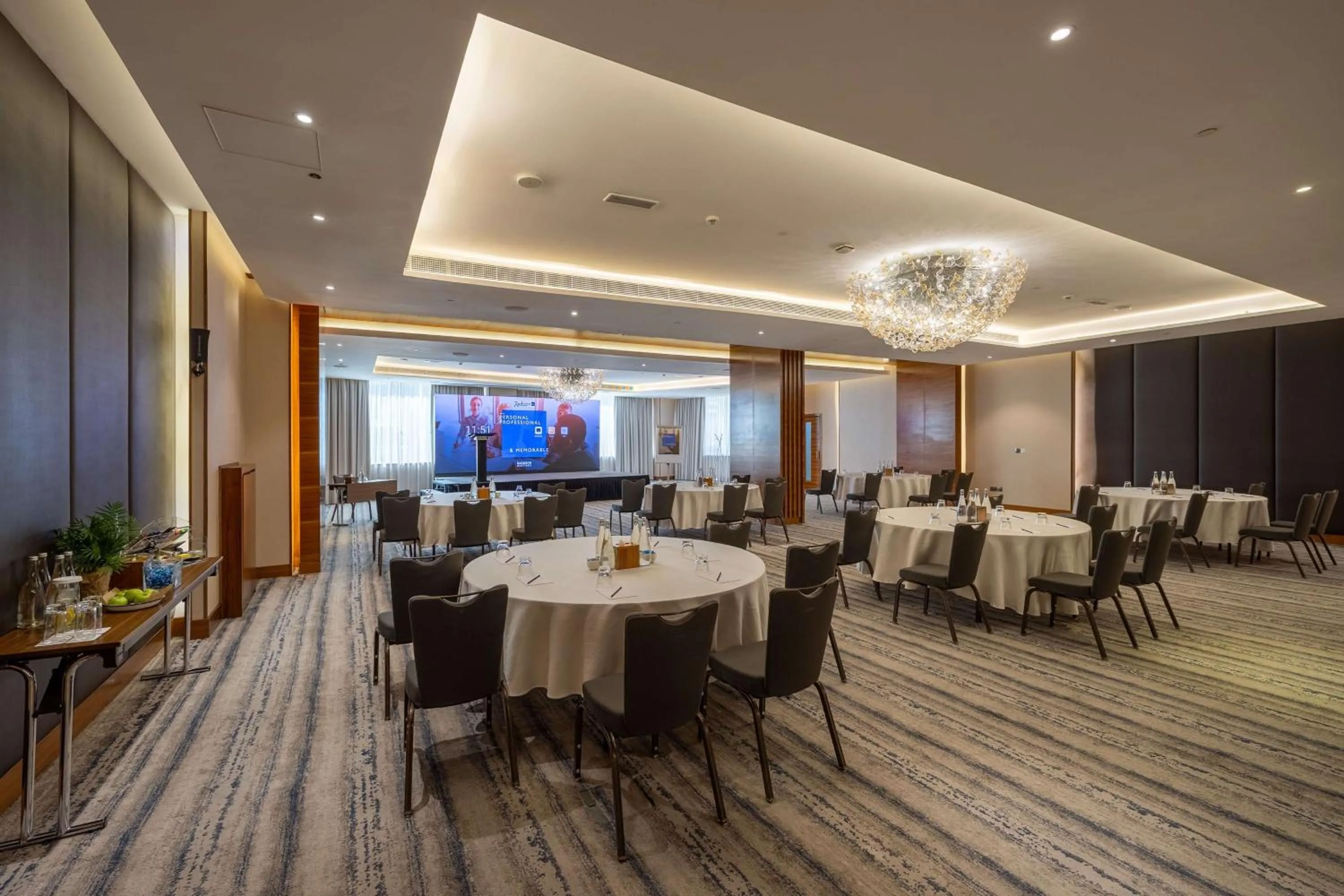 Banquet/Function facilities in Radisson Blu Hotel, Dubai Waterfront