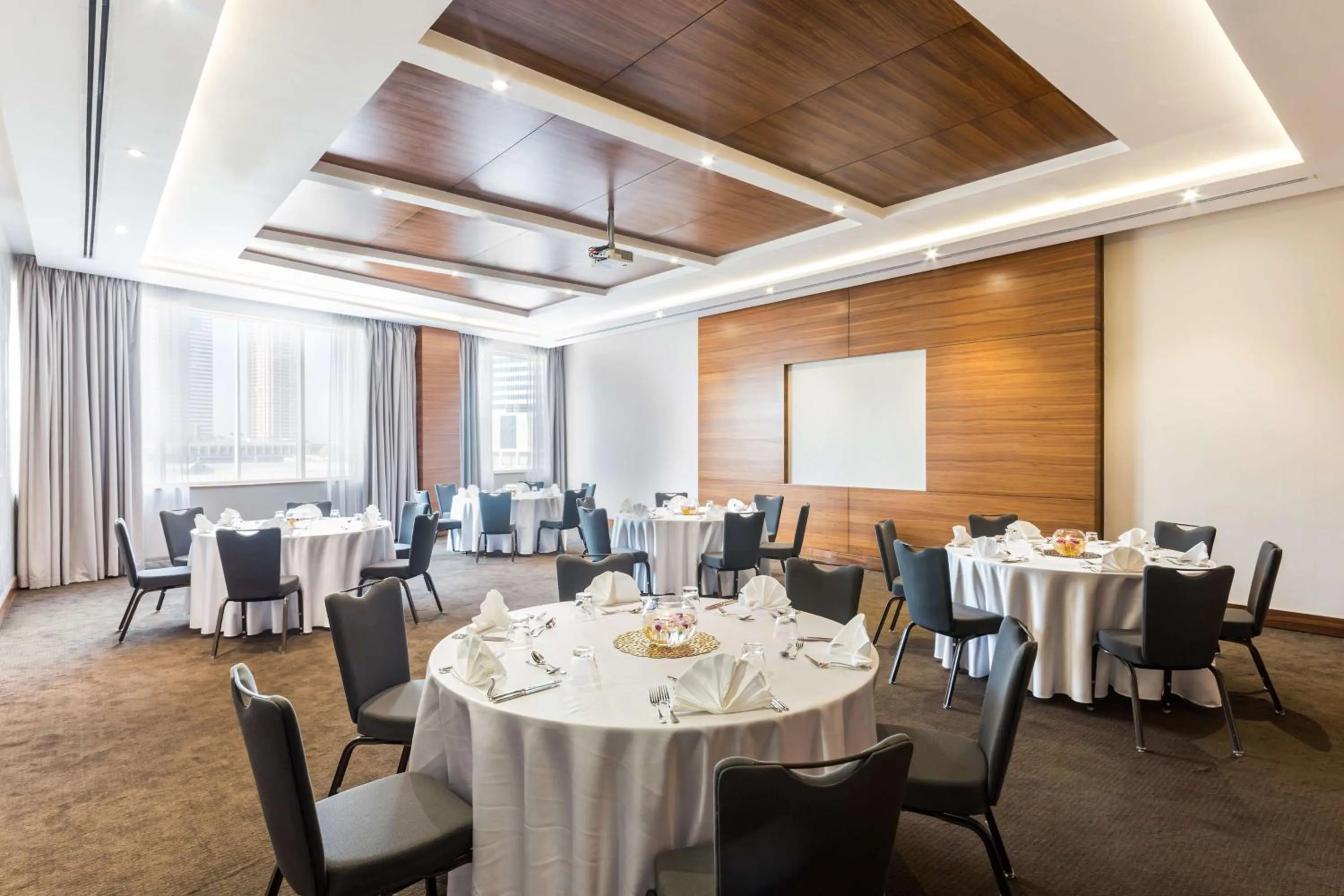 Business facilities in Radisson Blu Hotel, Dubai Waterfront