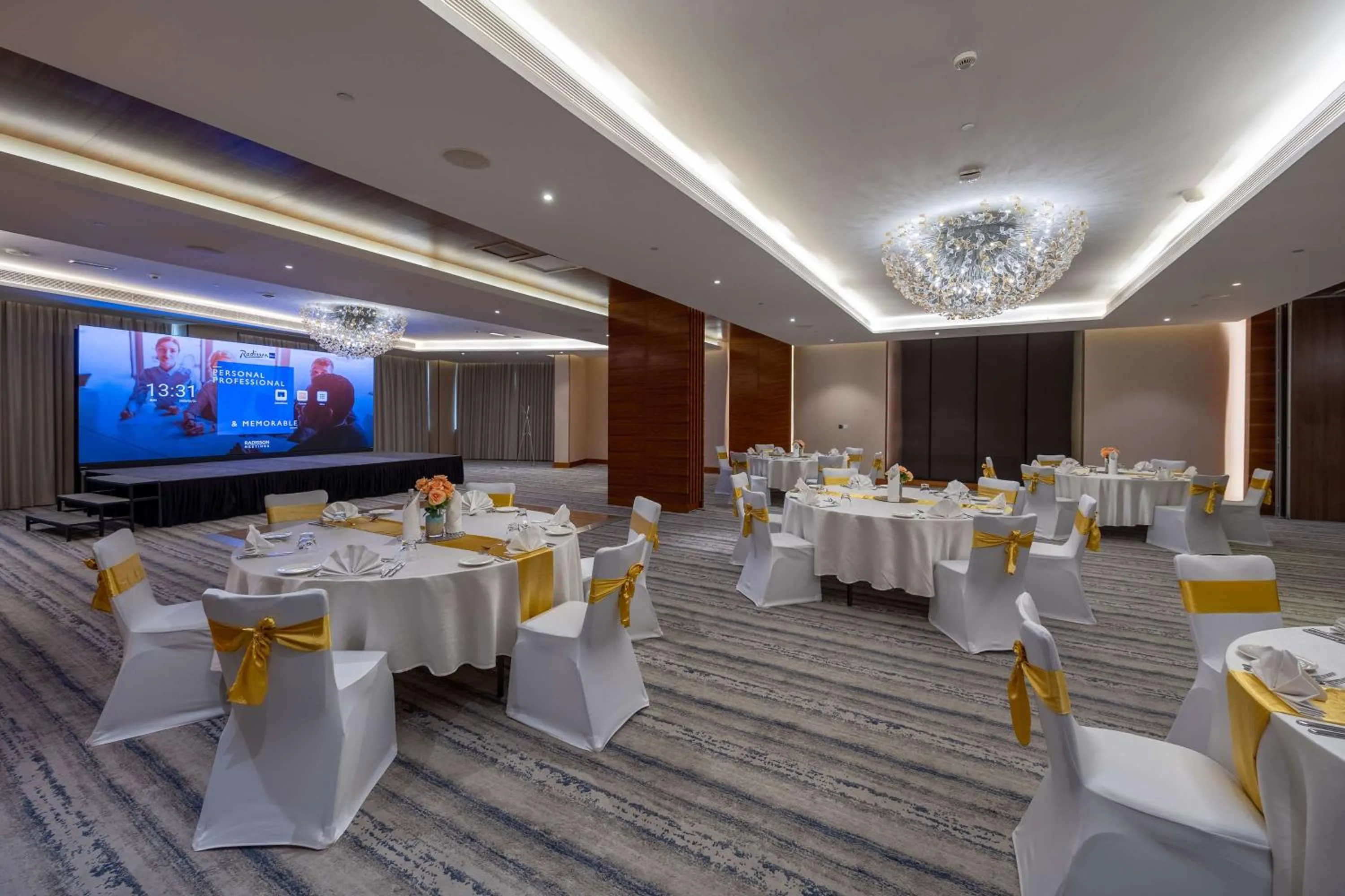 Banquet/Function facilities in Radisson Blu Hotel, Dubai Waterfront