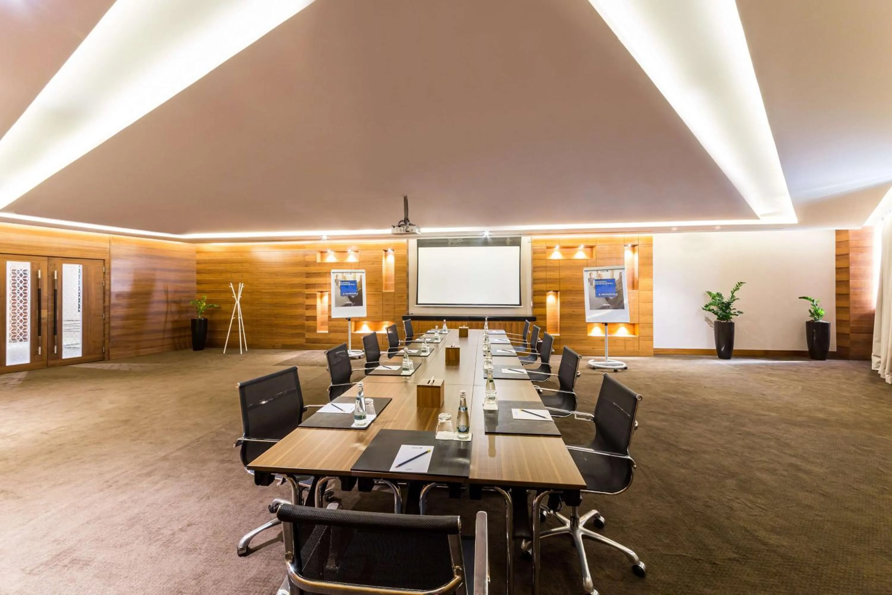 Business facilities in Radisson Blu Hotel, Dubai Waterfront