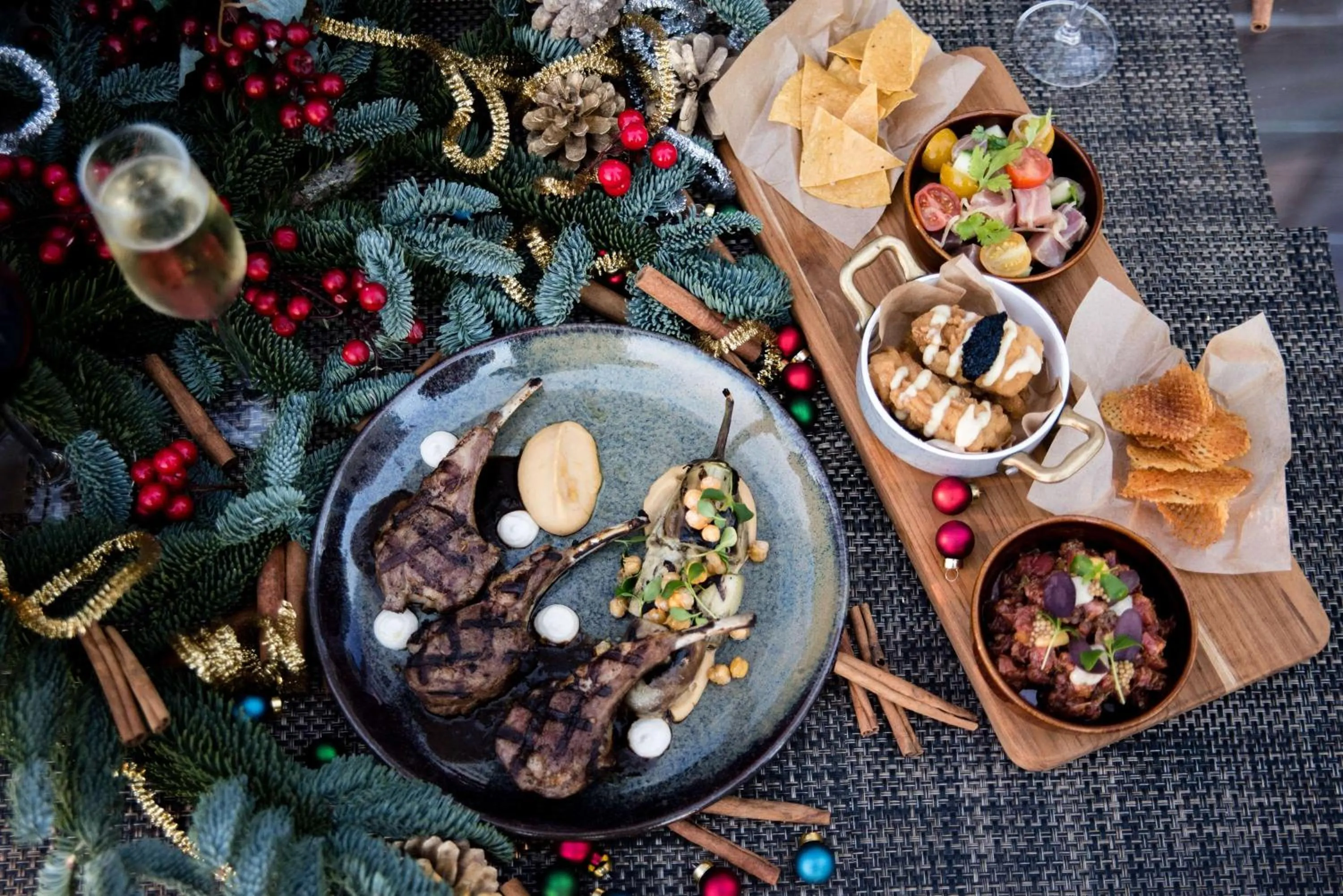 Restaurant/places to eat in Radisson Blu Hotel, Dubai Waterfront