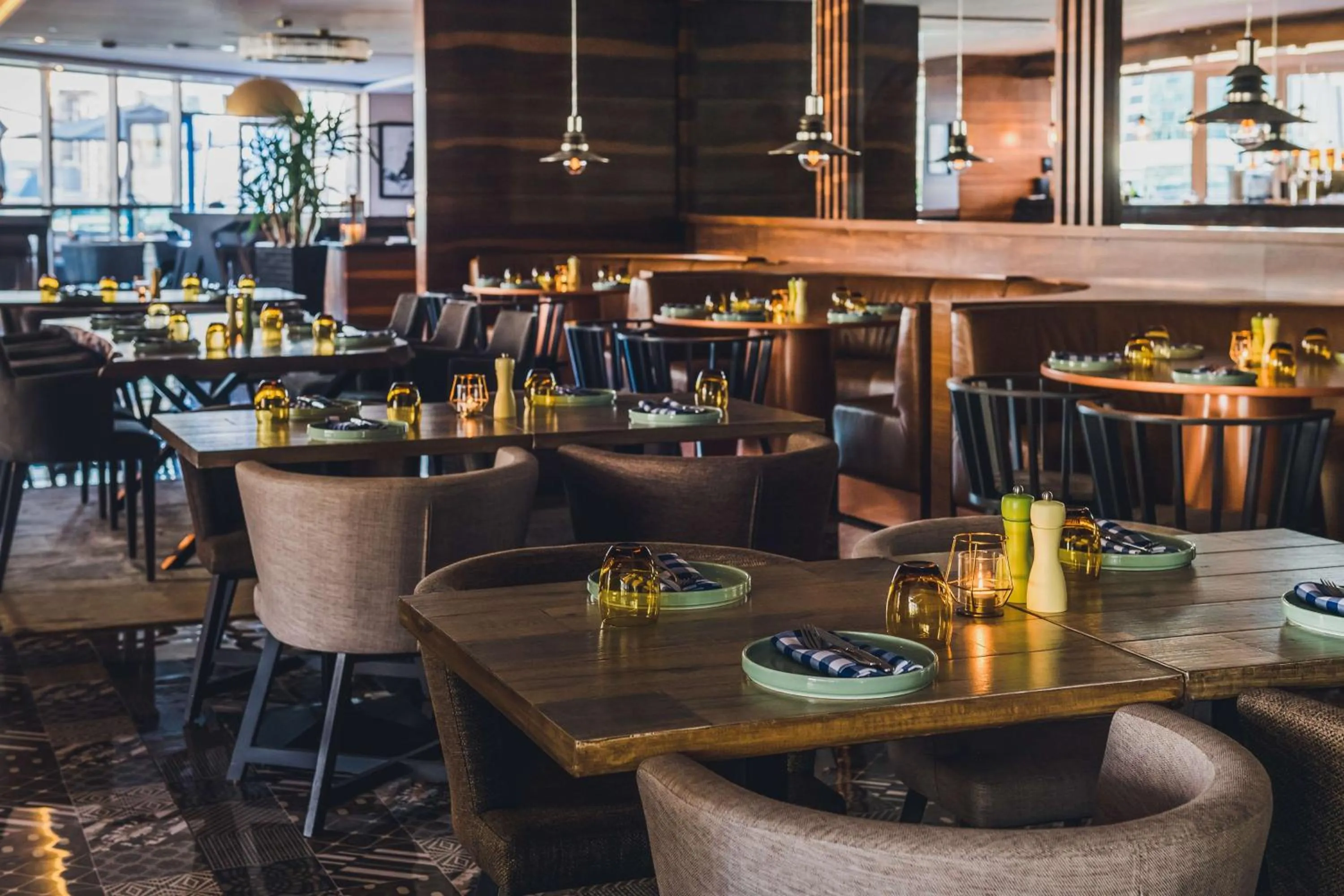 Restaurant/places to eat in Radisson Blu Hotel, Dubai Waterfront