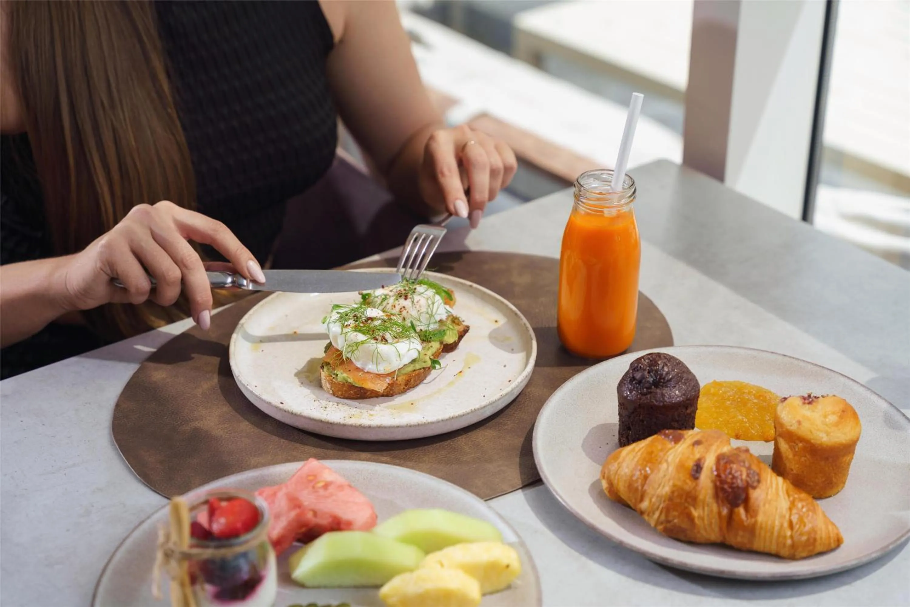 Food and drinks in Radisson Blu Hotel, Dubai Waterfront