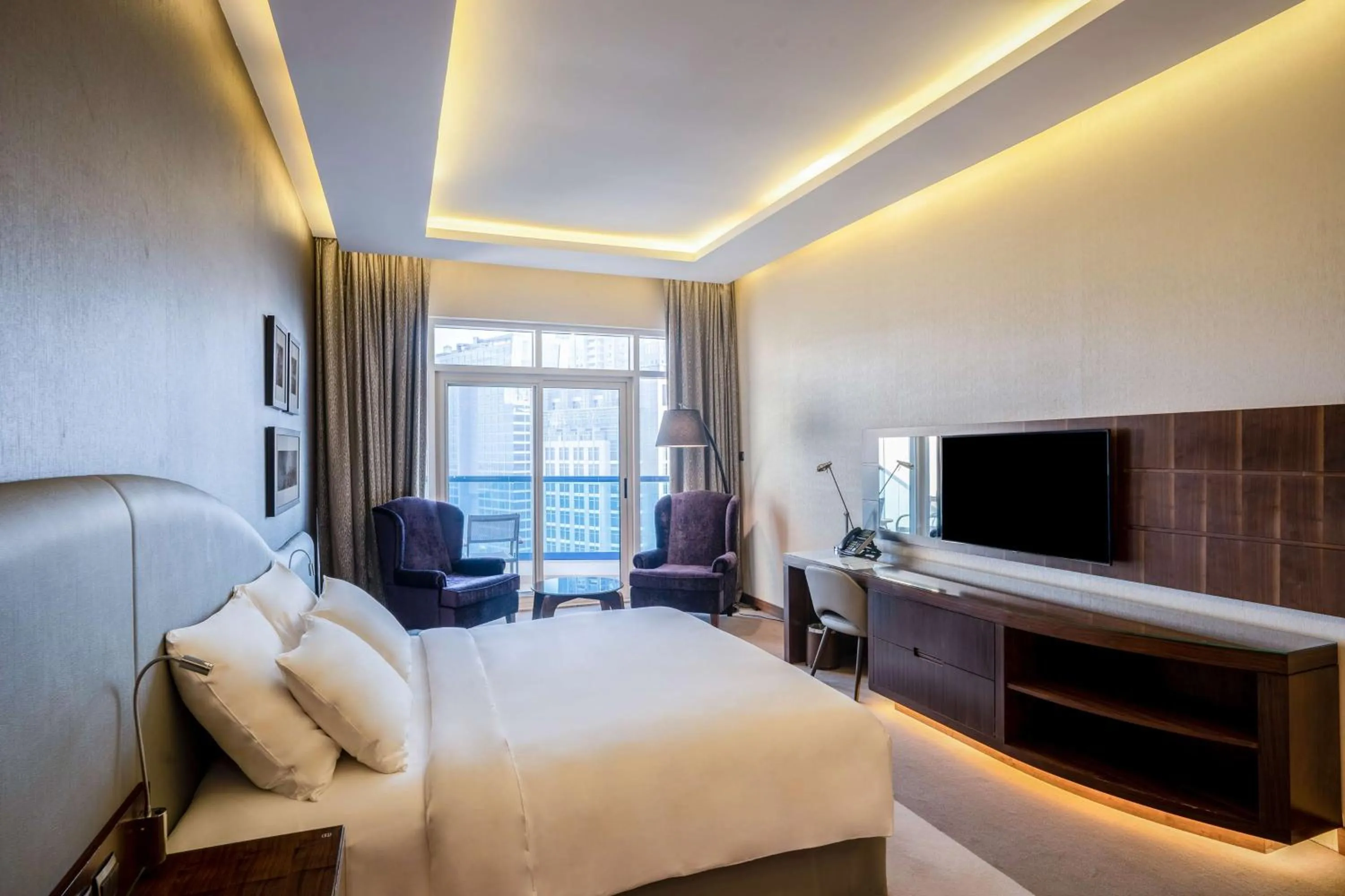 View (from property/room), Bed in Radisson Blu Hotel, Dubai Waterfront