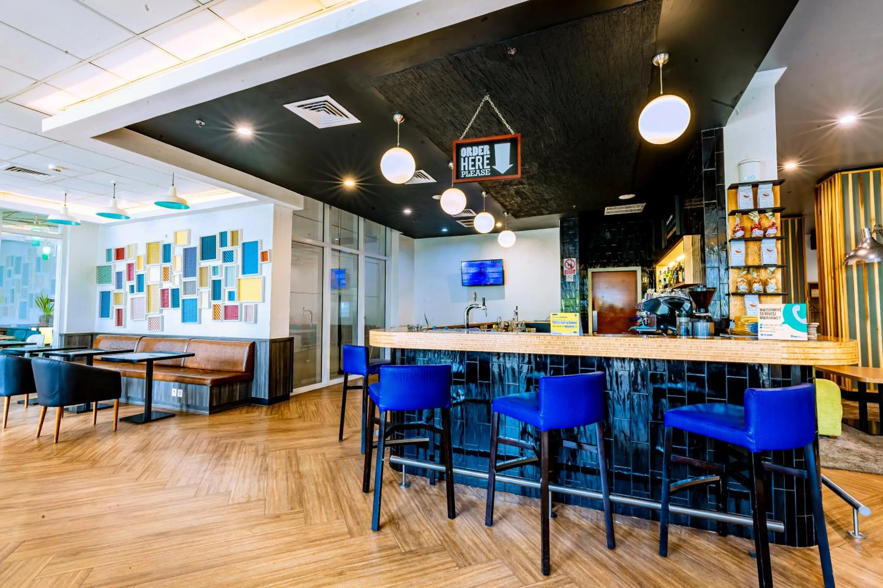 Lounge or bar in Park Inn by Radisson, Kigali