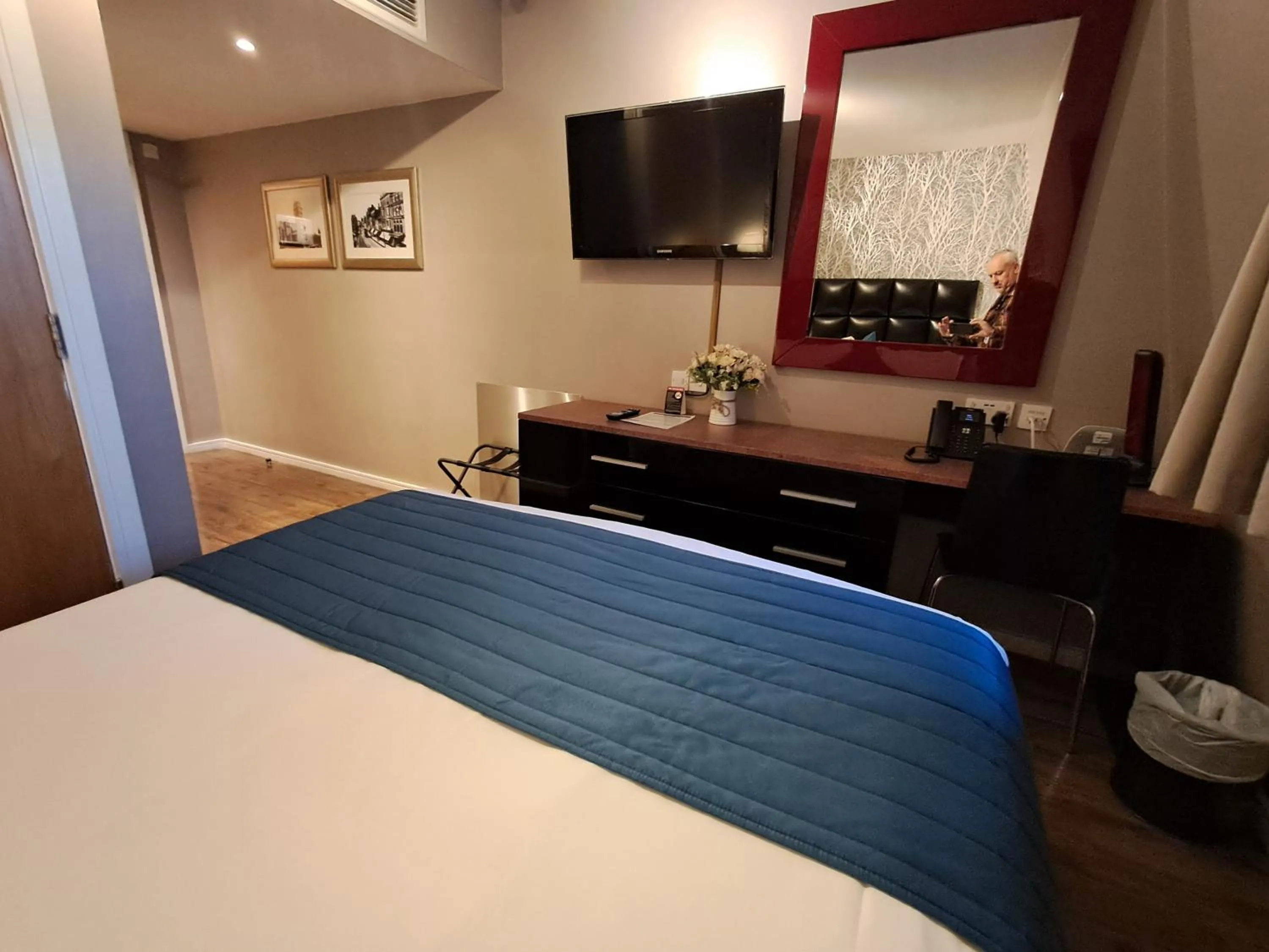 Bedroom, Bed in The Royal Hotel Cardiff