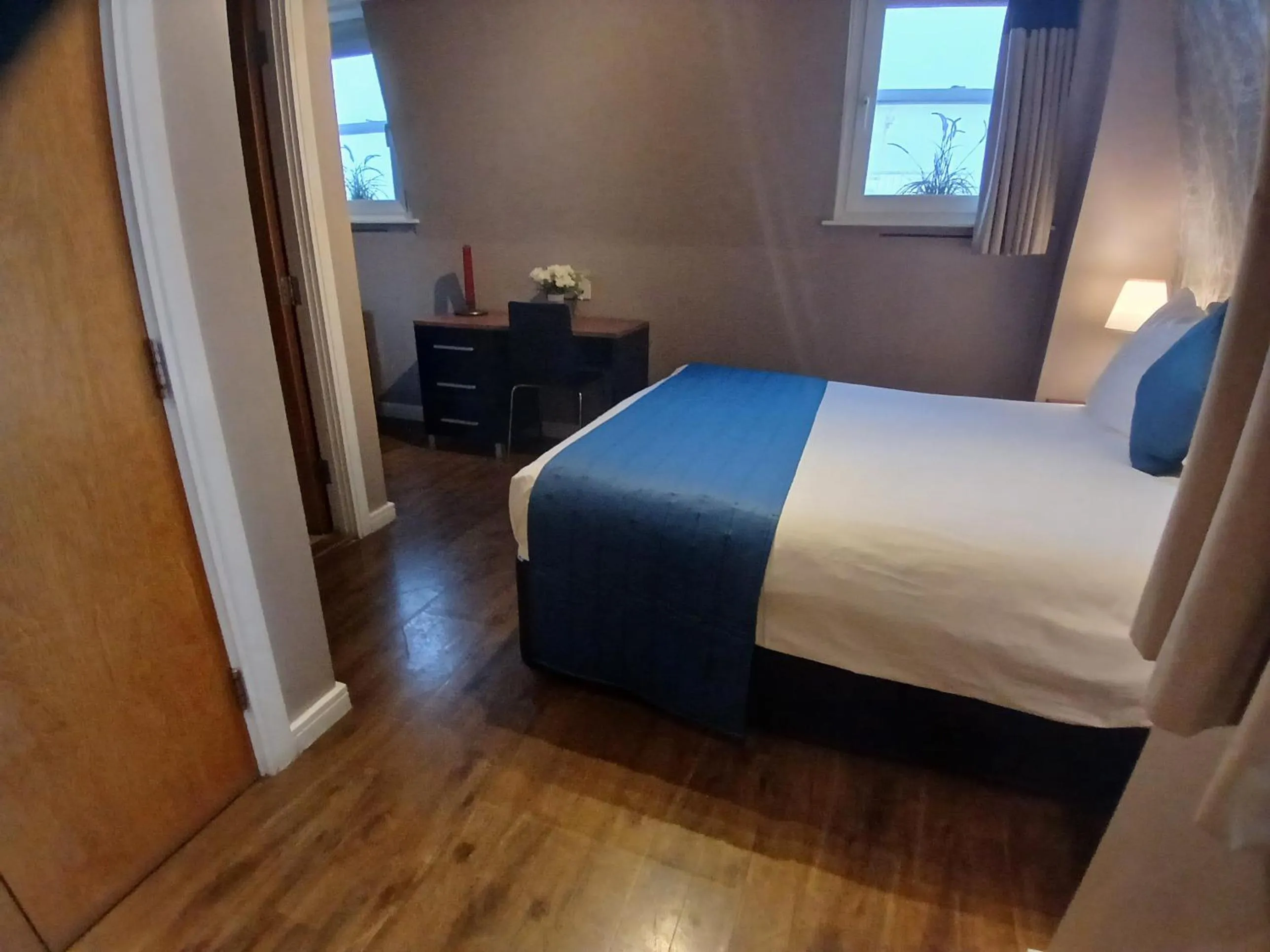 Bedroom, Bed in The Royal Hotel Cardiff