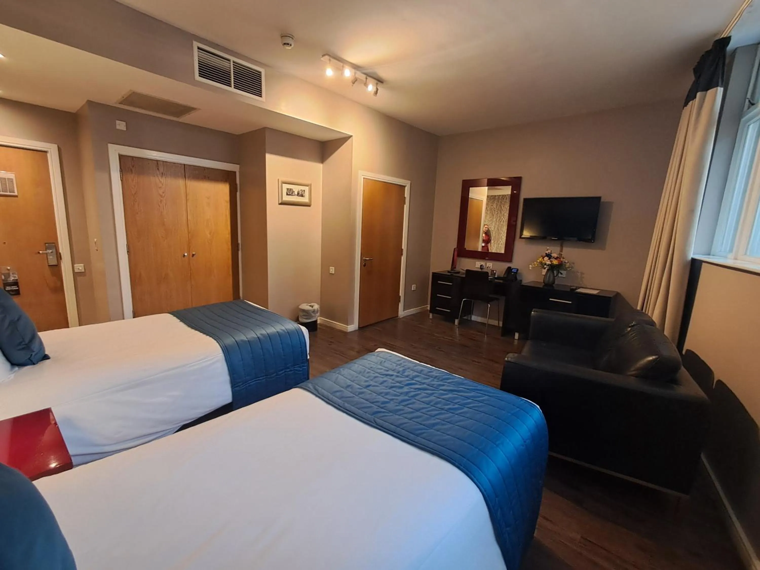 TV and multimedia, Bed in The Royal Hotel Cardiff