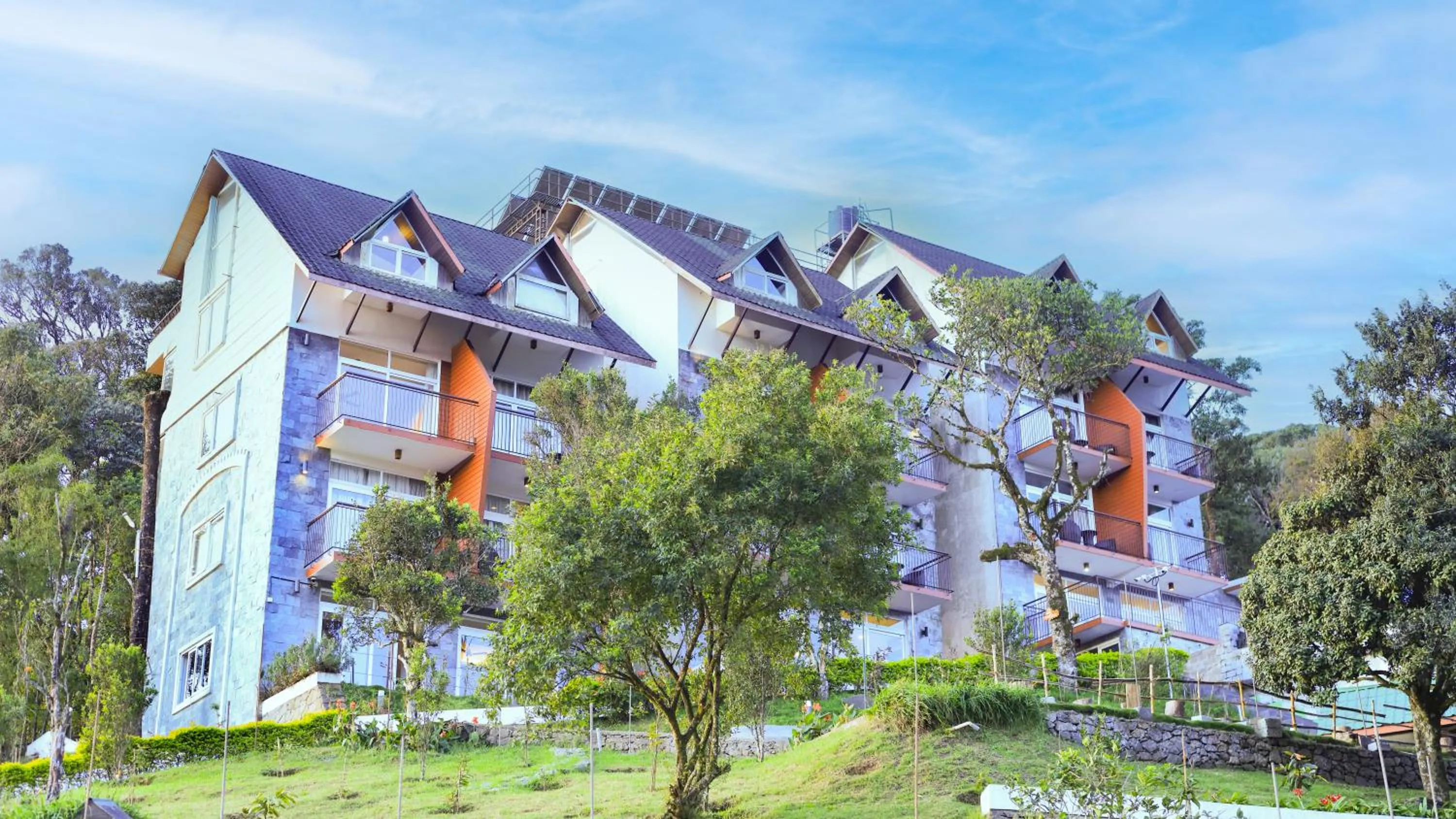 Property building in Shola Crown Resort - Munnar