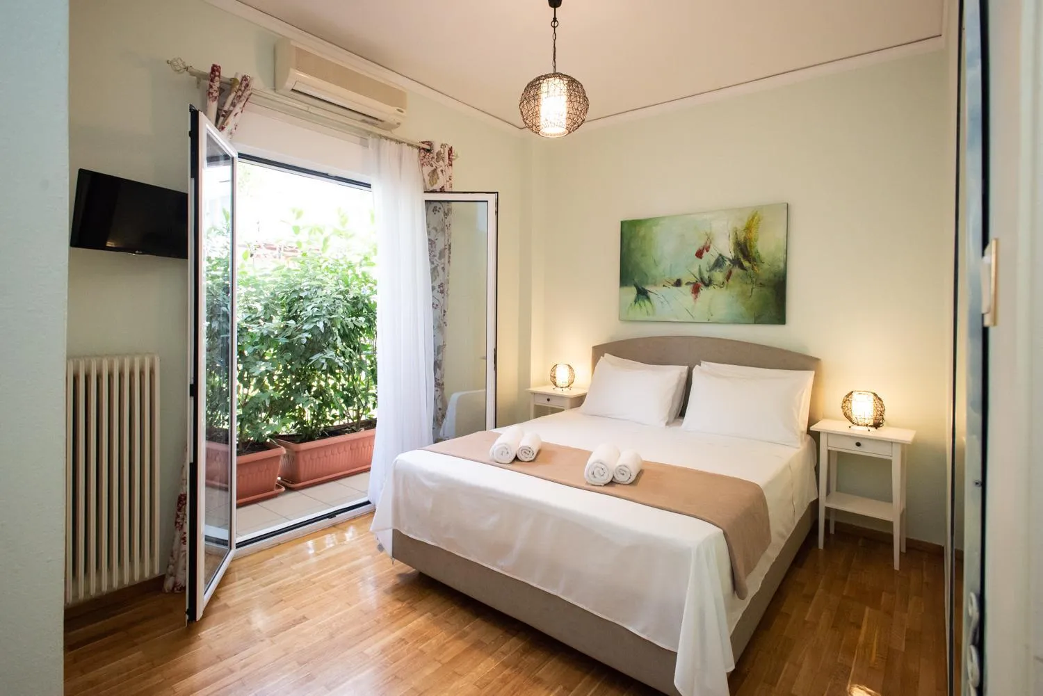 Bedroom, Bed in Blue Ark Athenian Nest