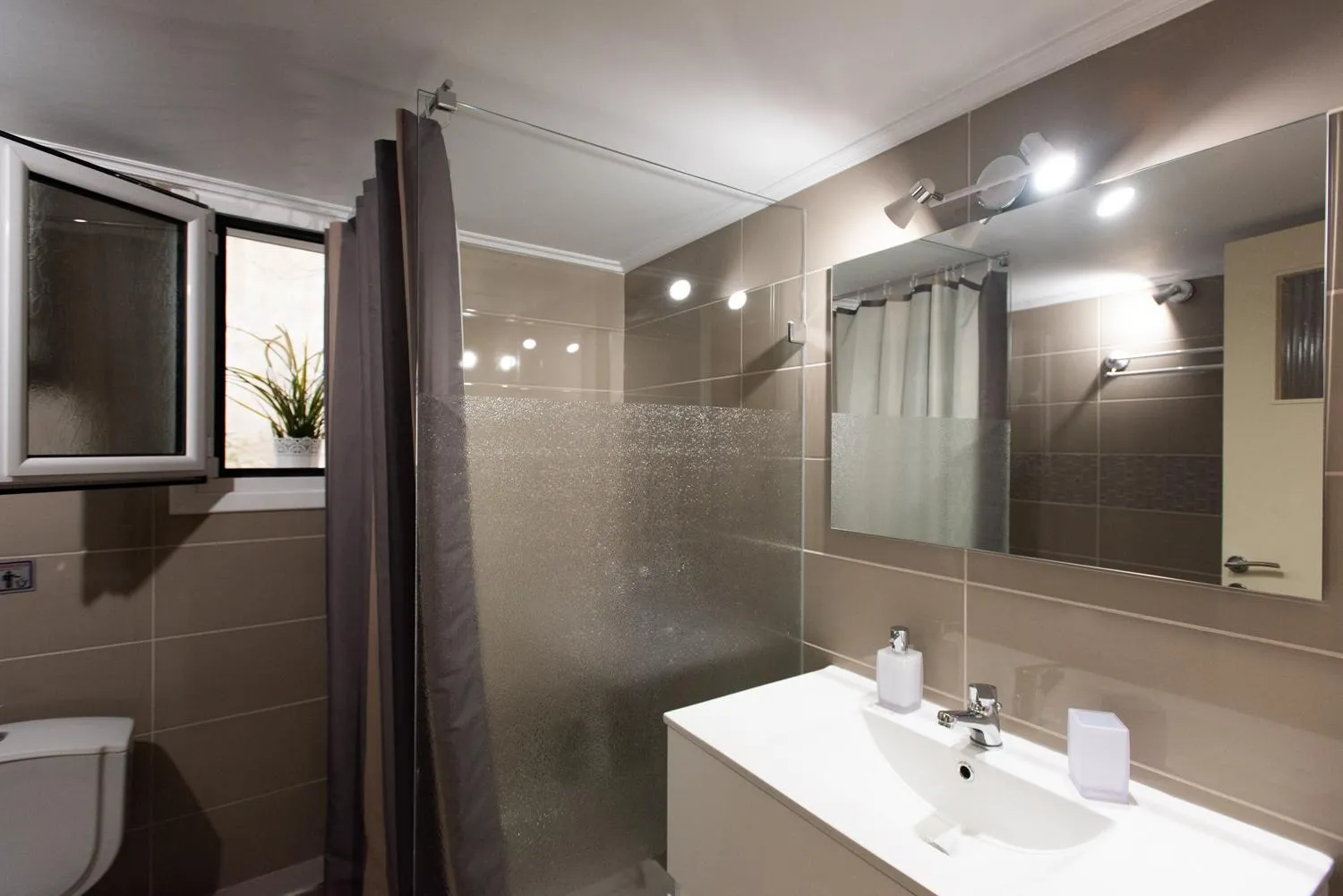 Bathroom in Blue Ark Athenian Nest