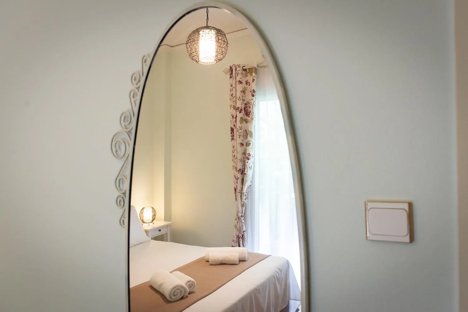 Bedroom, Bed in Blue Ark Athenian Nest