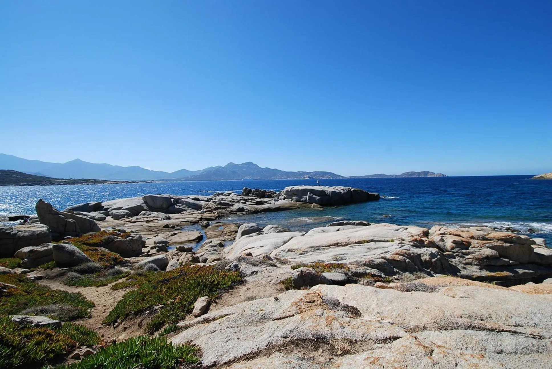 Mare appart avec jardin et bbq vue mer et montagne plage et port à 2 pas