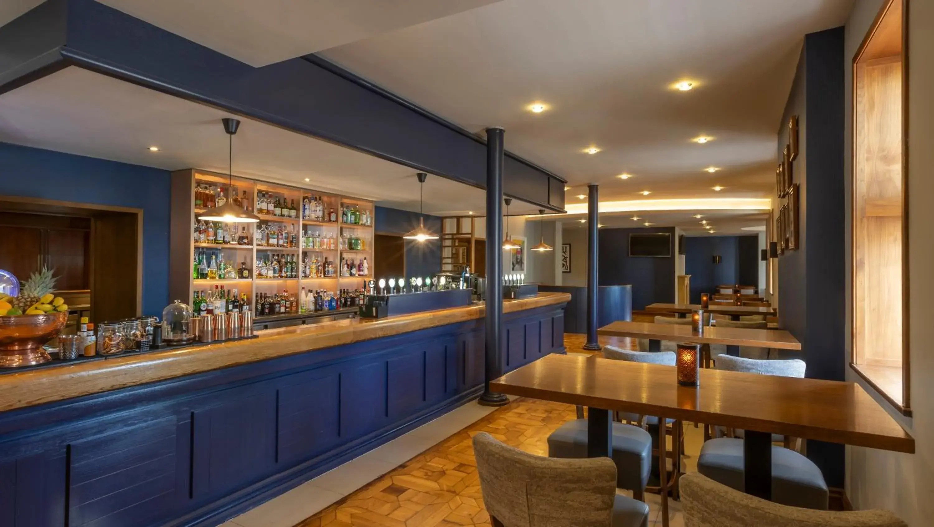 Lounge or bar in Clayton Hotel & Leisure Club Sligo Lounge or bar in Clayton Hotel & Leisure Club Sligo