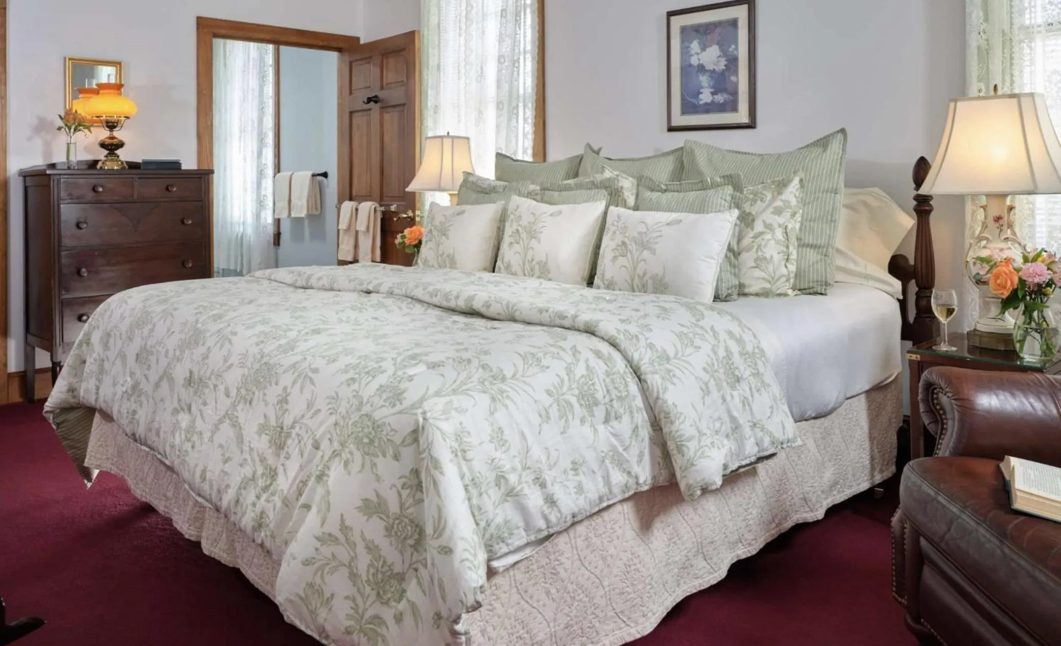 Bed in Palmer House Inn