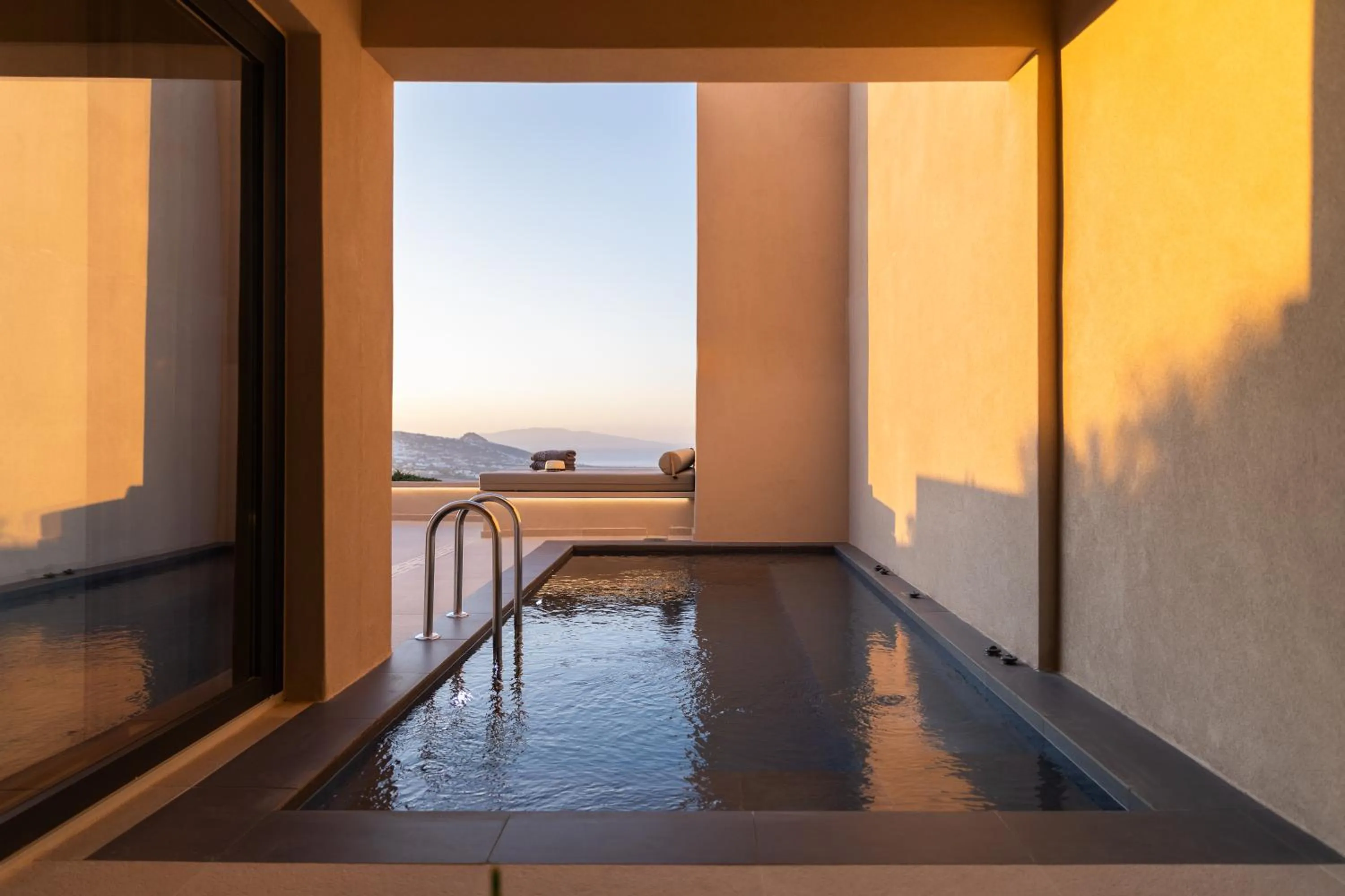 Day in North Santorini - A Luxury Spa Hotel