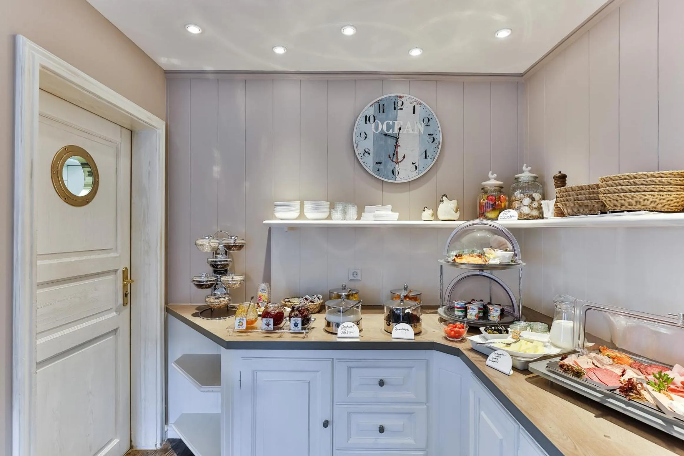 Restaurant/places to eat in Hotel Uthland