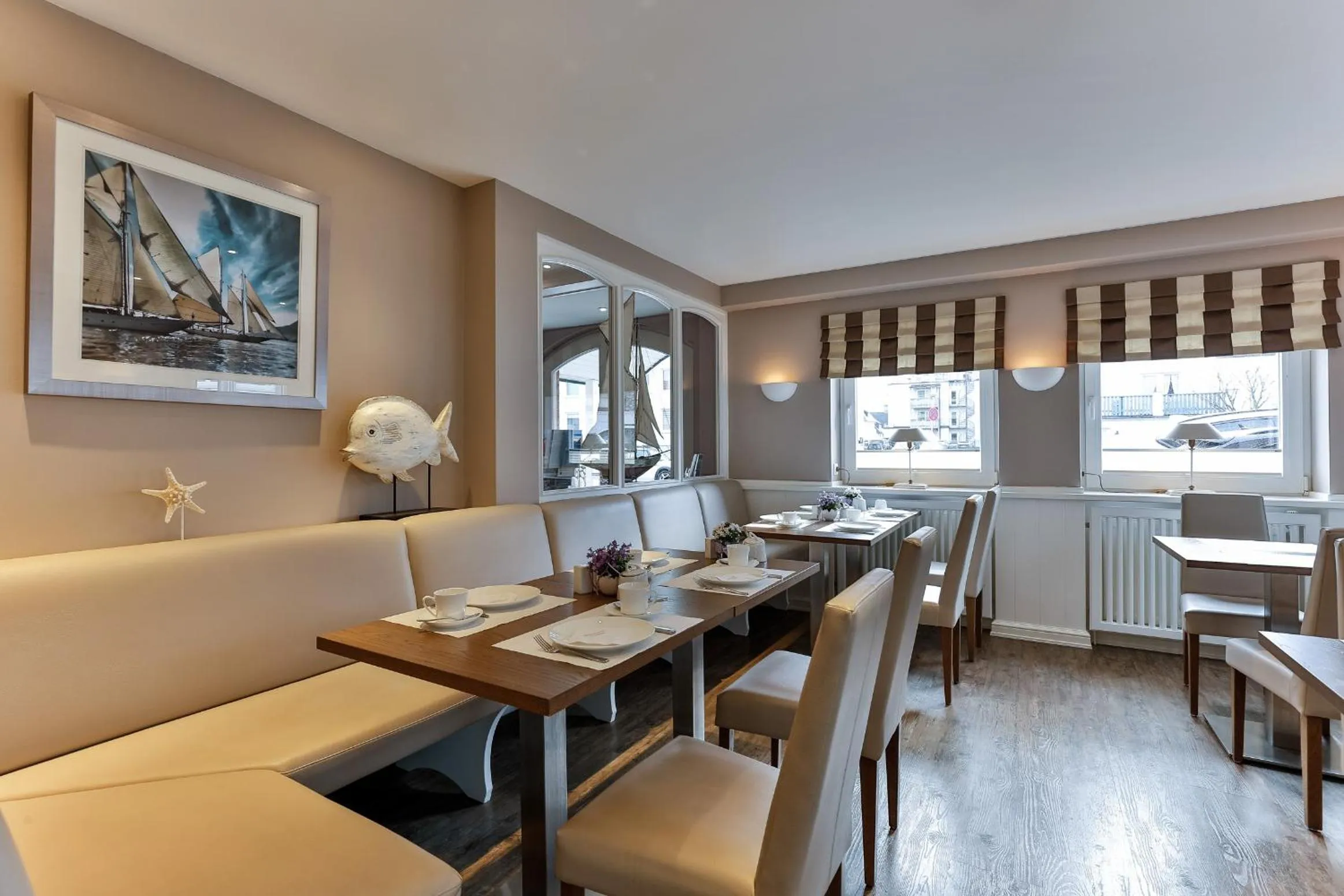 Restaurant/places to eat in Hotel Uthland