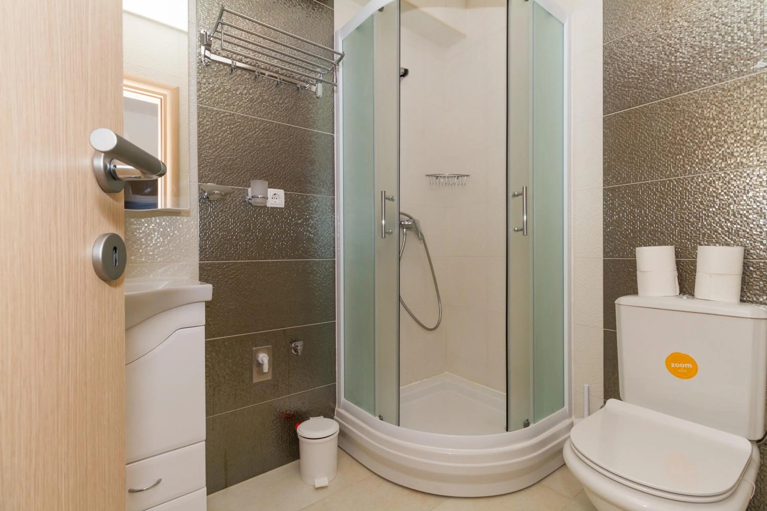 Shower in Apartments Villa-Ines Center