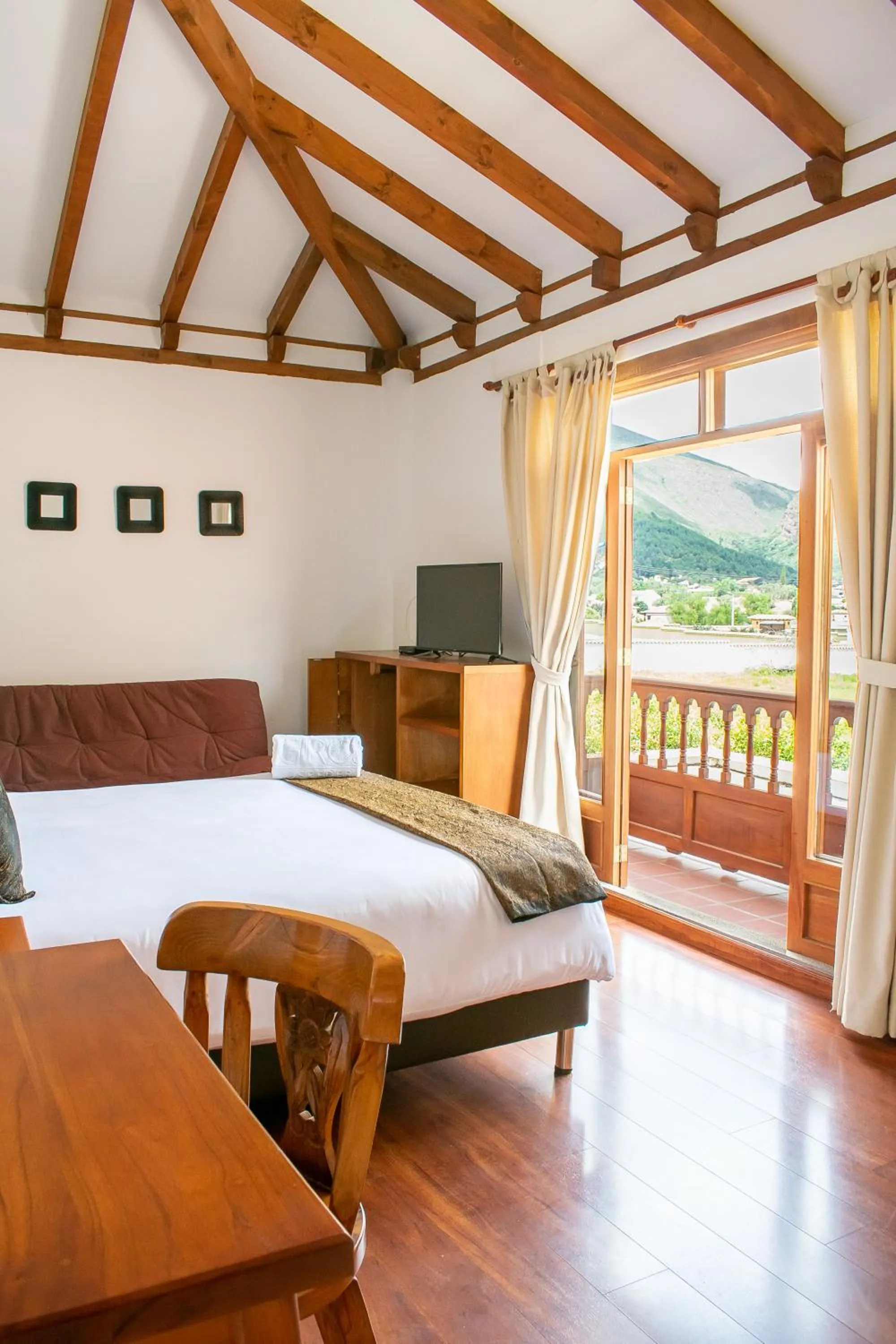 Photo of the whole room, Bed in Hotel El Giro