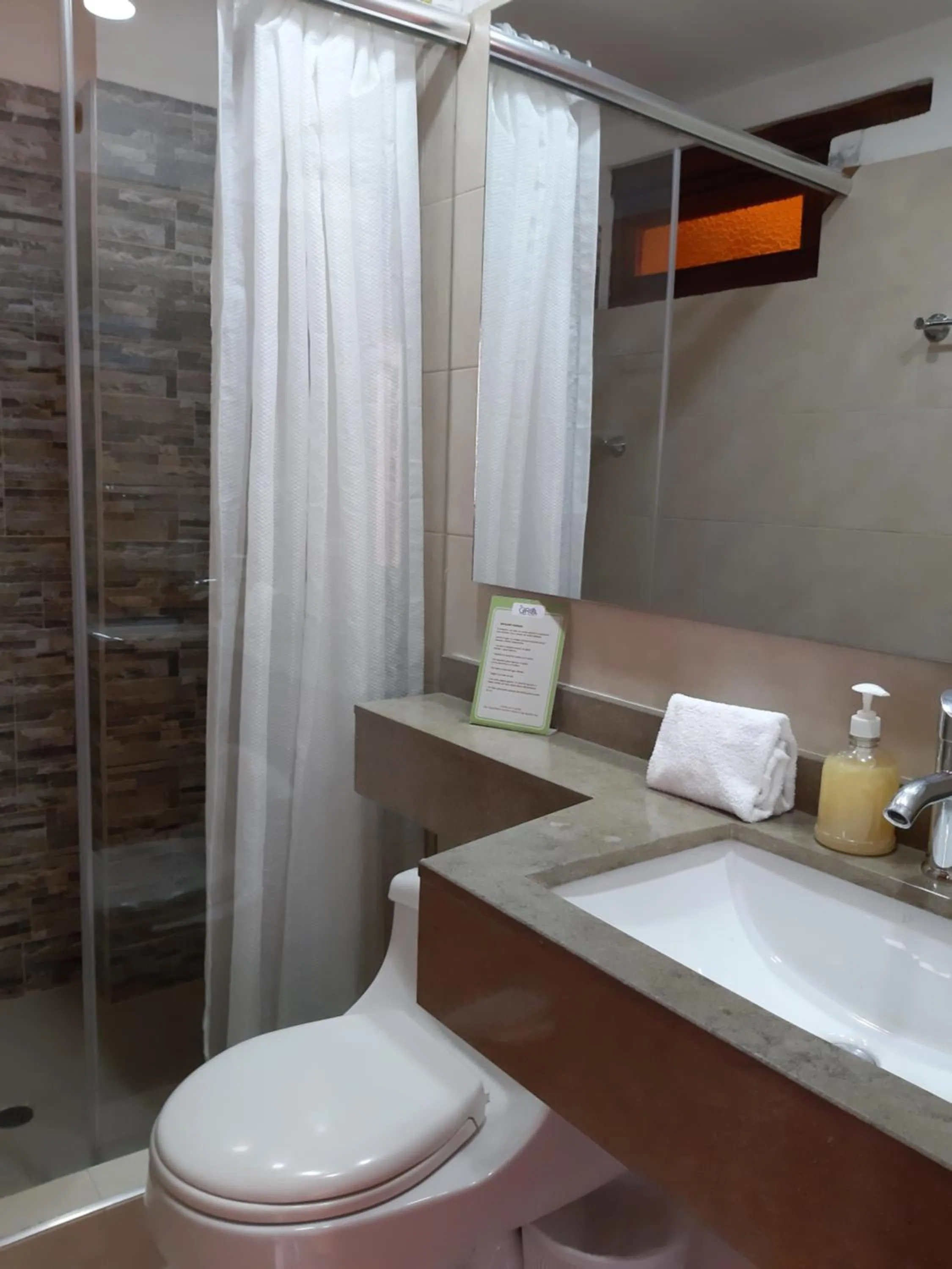 Bathroom in Hotel El Giro