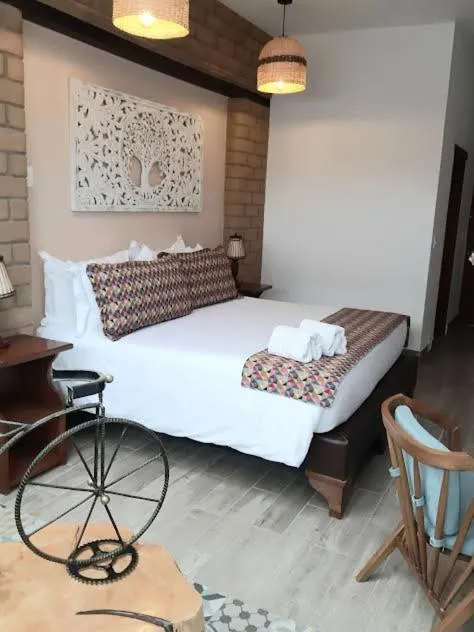 Restaurant/places to eat, Bed in Hotel El Giro