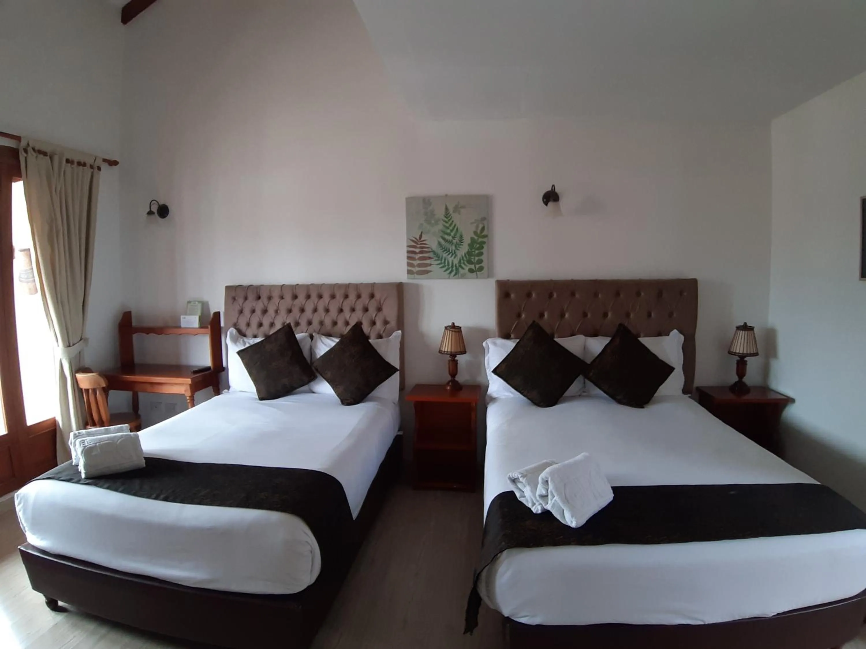 Property building, Bed in Hotel El Giro