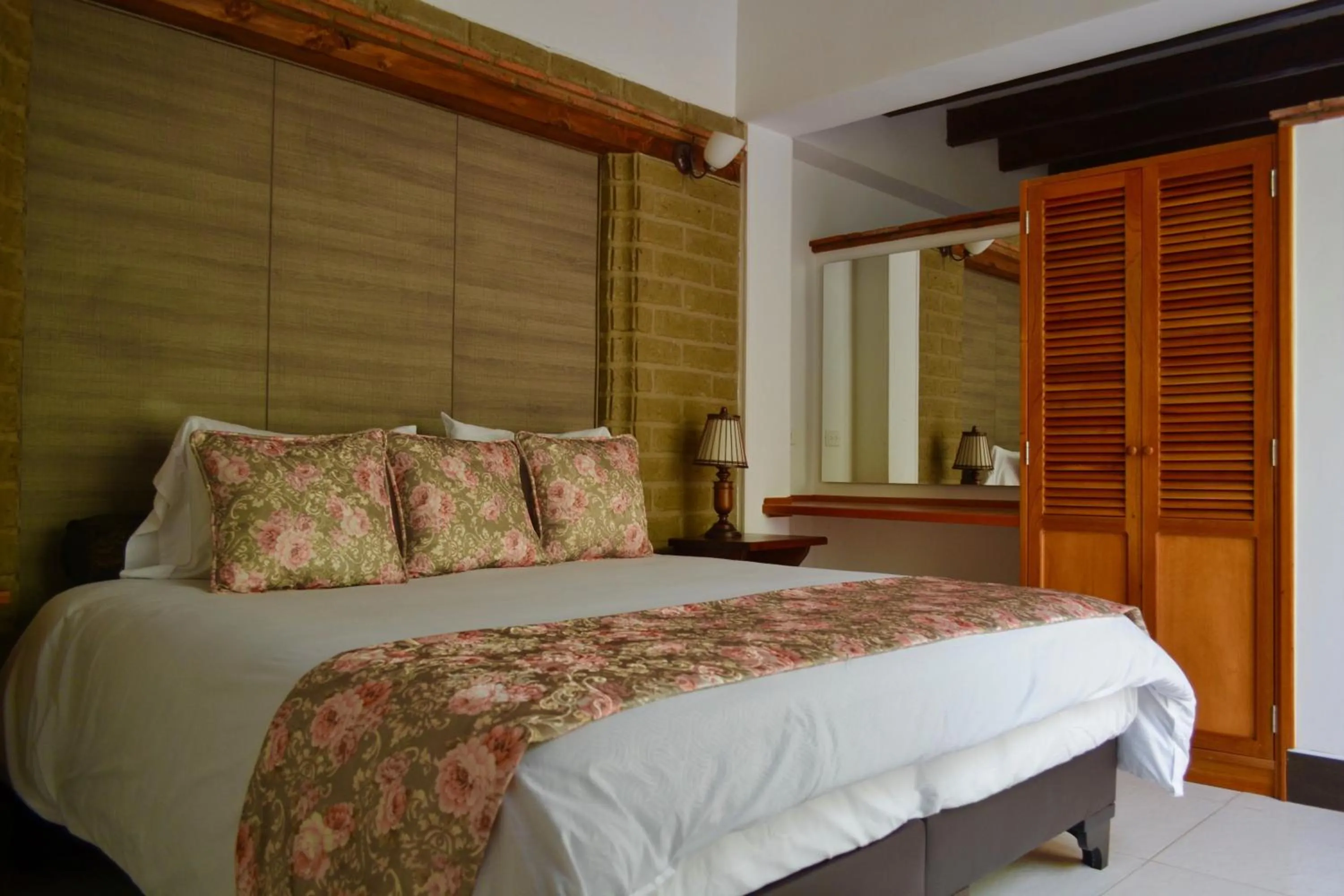 Photo of the whole room, Bed in Hotel El Giro