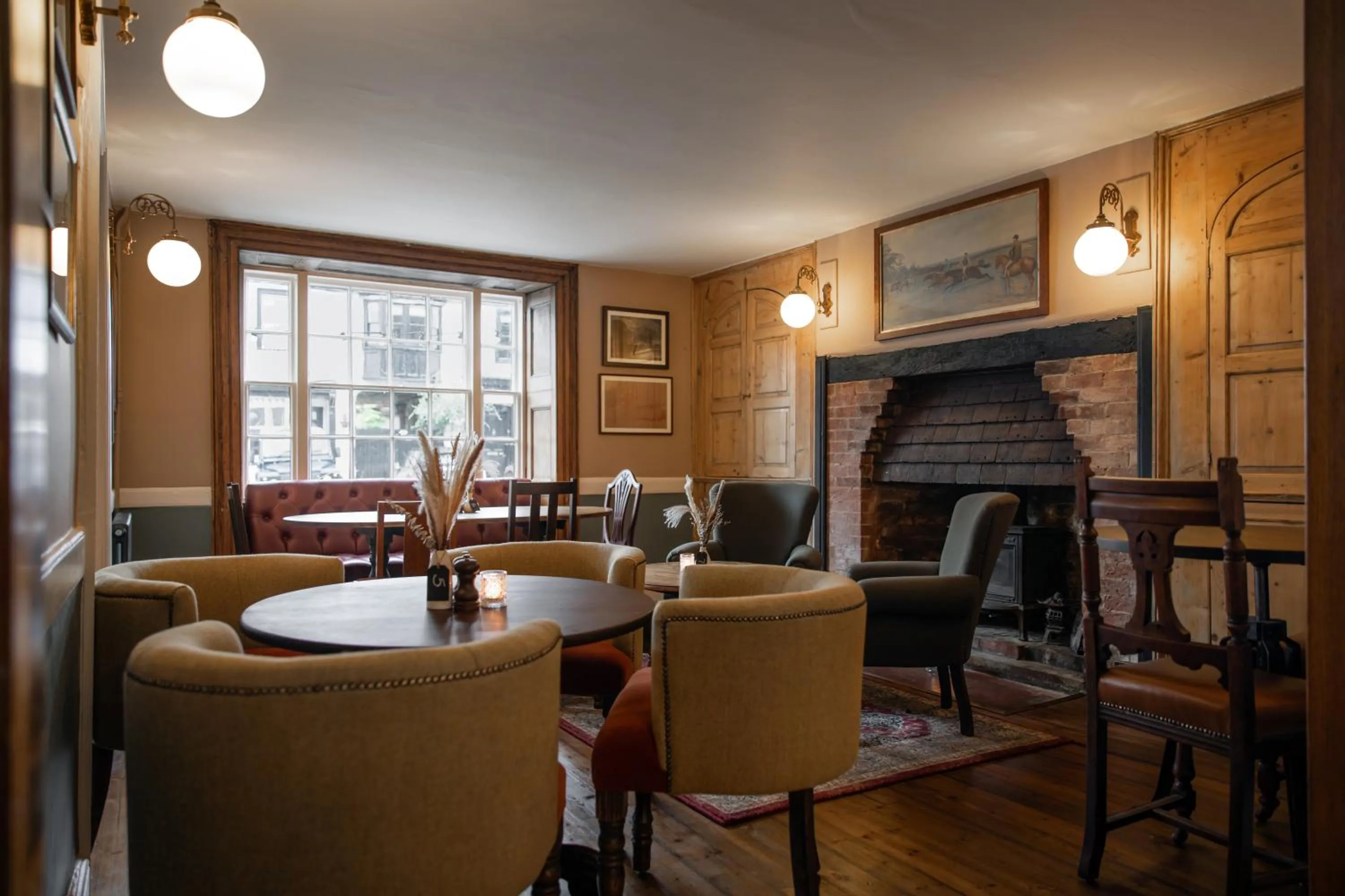 Restaurant/places to eat in The Lamb Inn