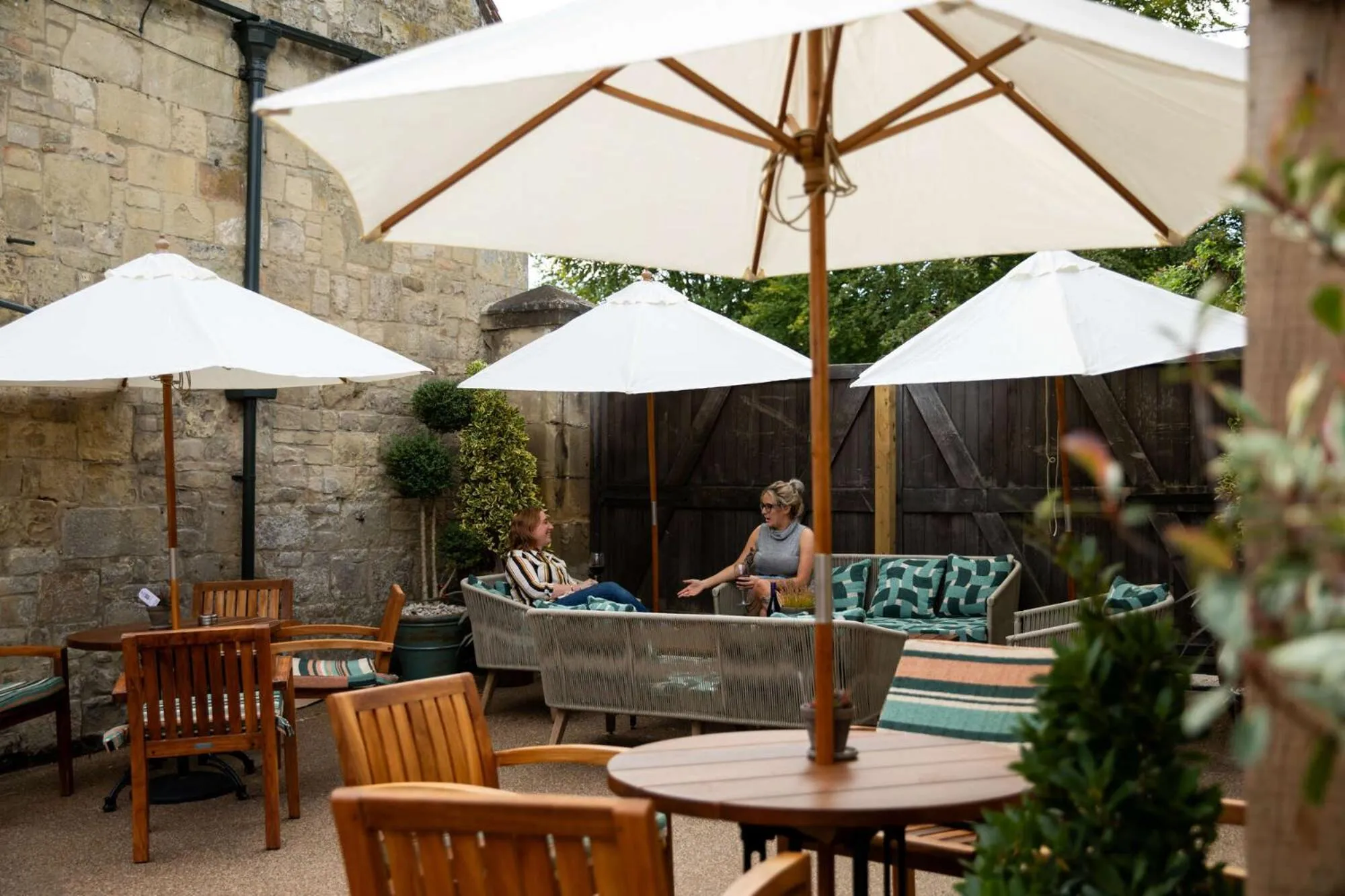 Inner courtyard view in The Lamb Inn