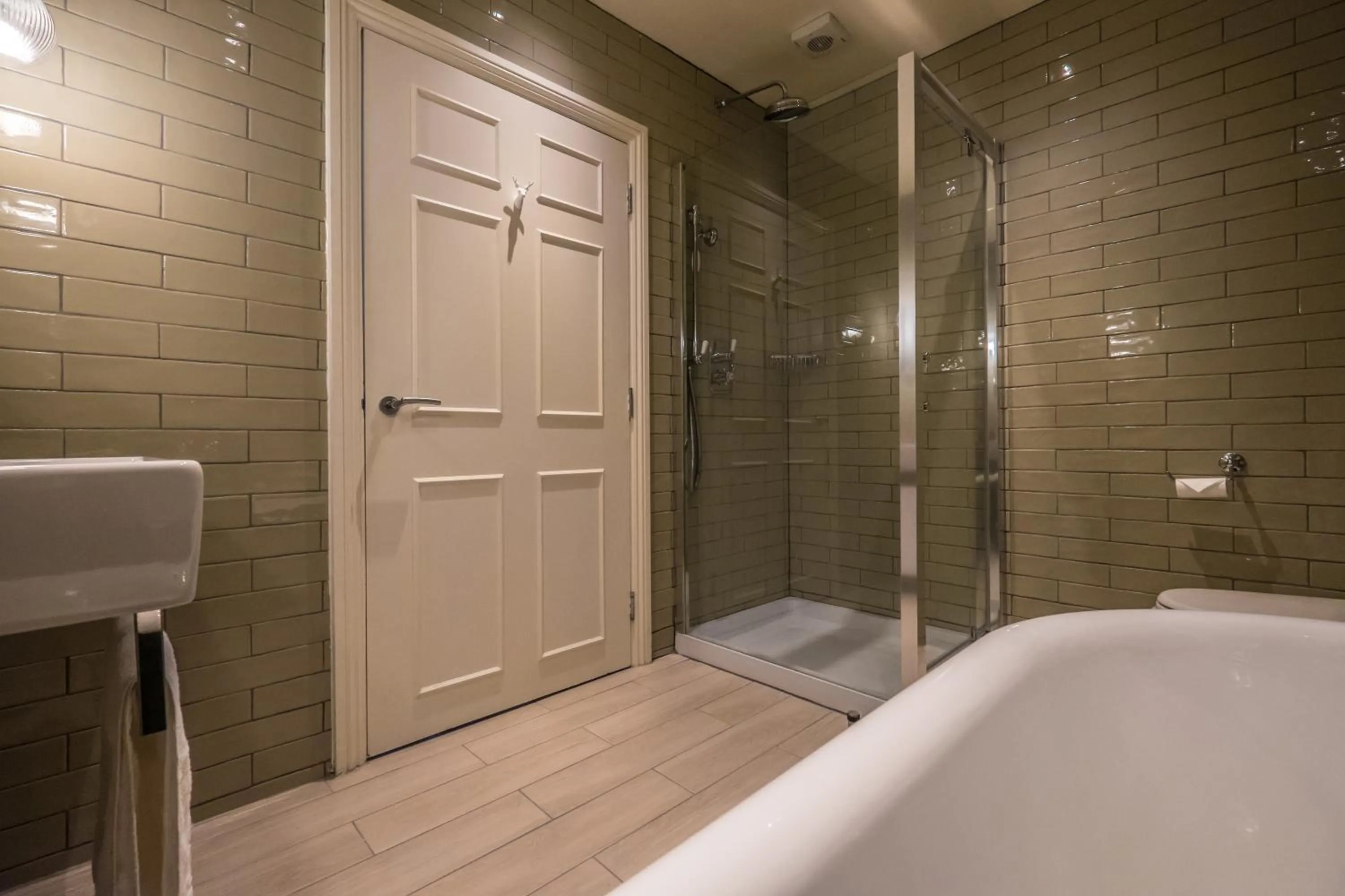 Bathroom in The Lamb Inn