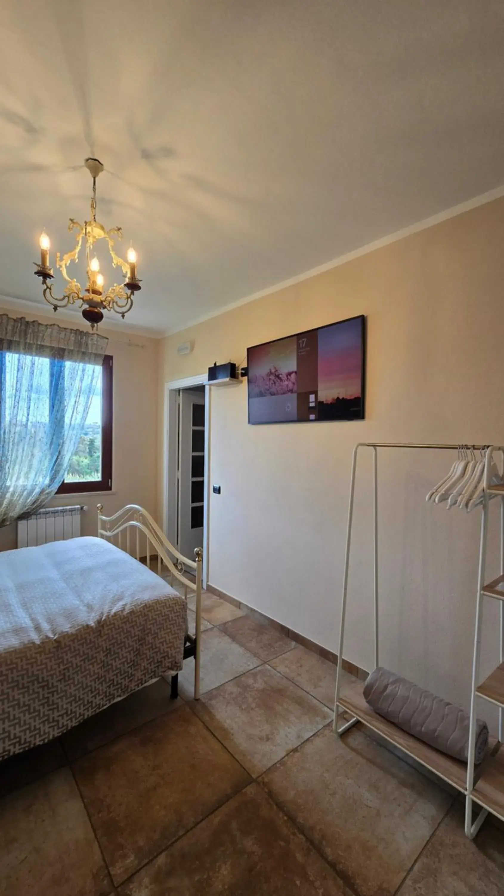 Double Room with Private Bathroom - single occupancy in Villa Malvasio Pool and Jacuzzi Room Sassari Double Room with Private Bathroom - single occupancy in Villa Malvasio Pool and Jacuzzi Room Sassari