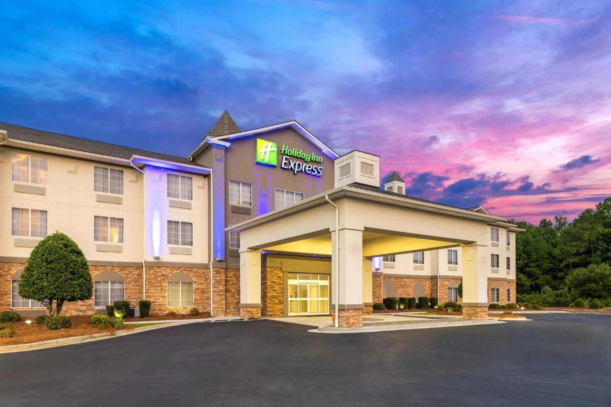 Property building in Holiday Inn Express Savannah Airport by IHG