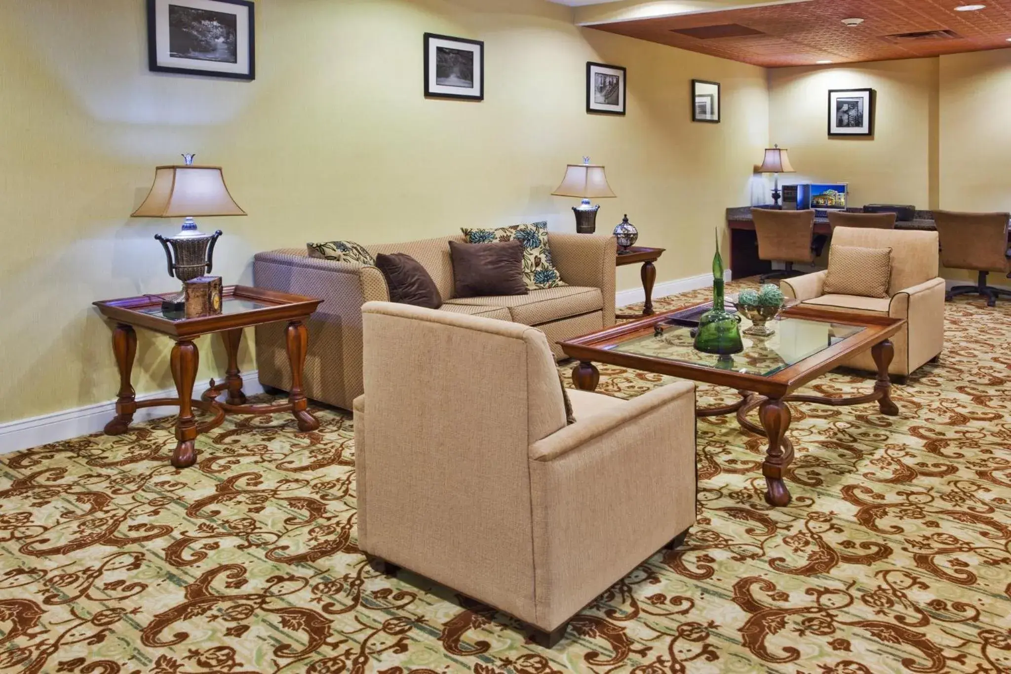 Property building in Holiday Inn Express Savannah Airport by IHG Property building in Holiday Inn Express Savannah Airport by IHG