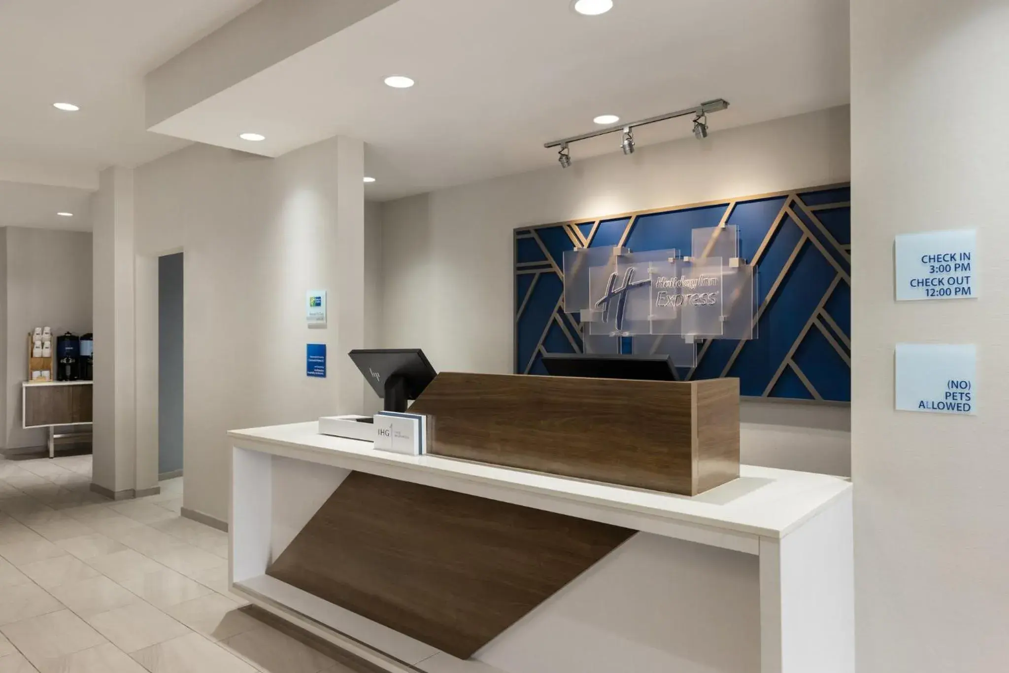 Property building in Holiday Inn Express Savannah Airport by IHG Property building in Holiday Inn Express Savannah Airport by IHG