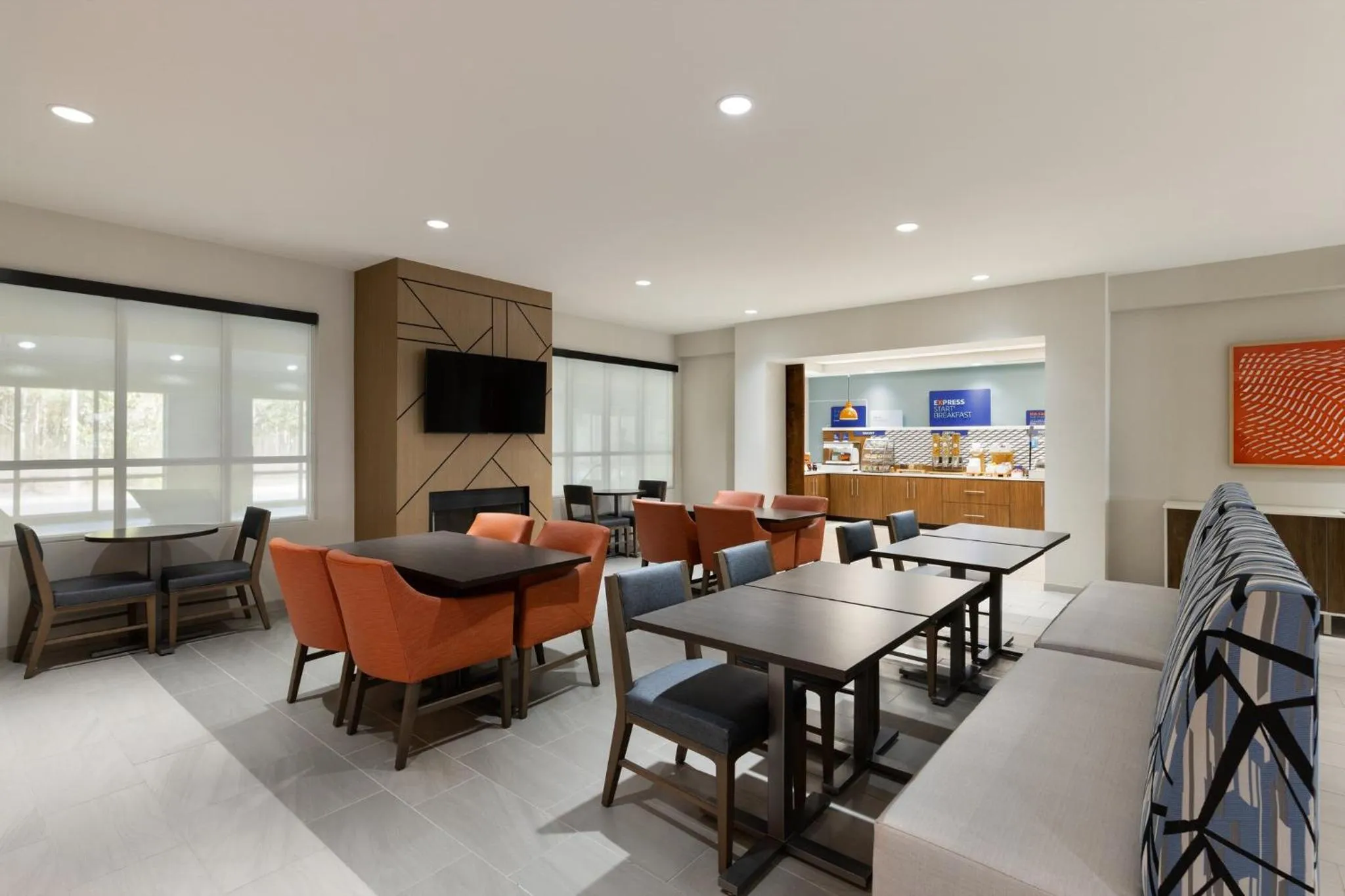 Breakfast in Holiday Inn Express Savannah Airport by IHG