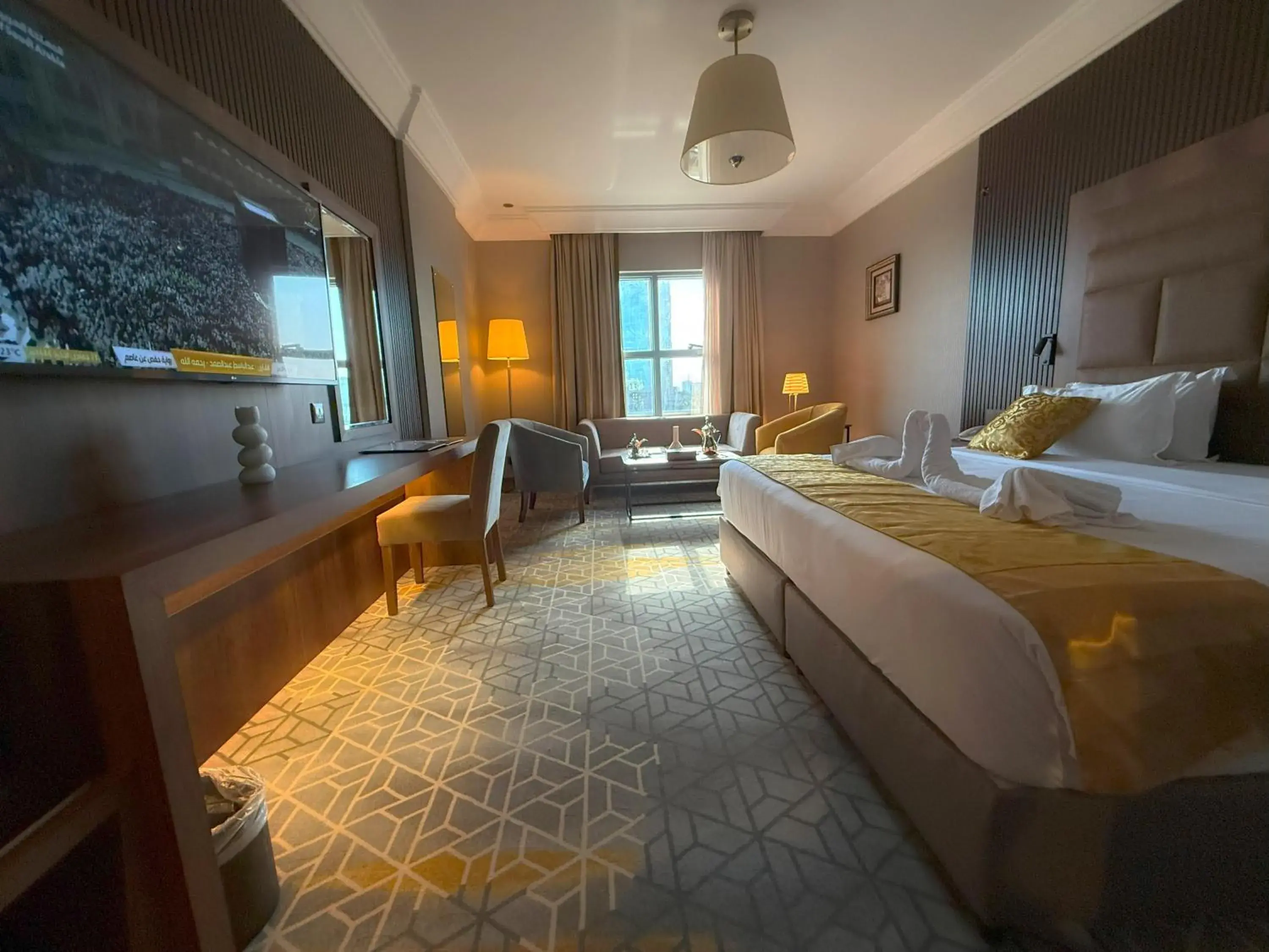 Bedroom, Bed in Crown Town Hotel Bedroom, Bed in Crown Town Hotel