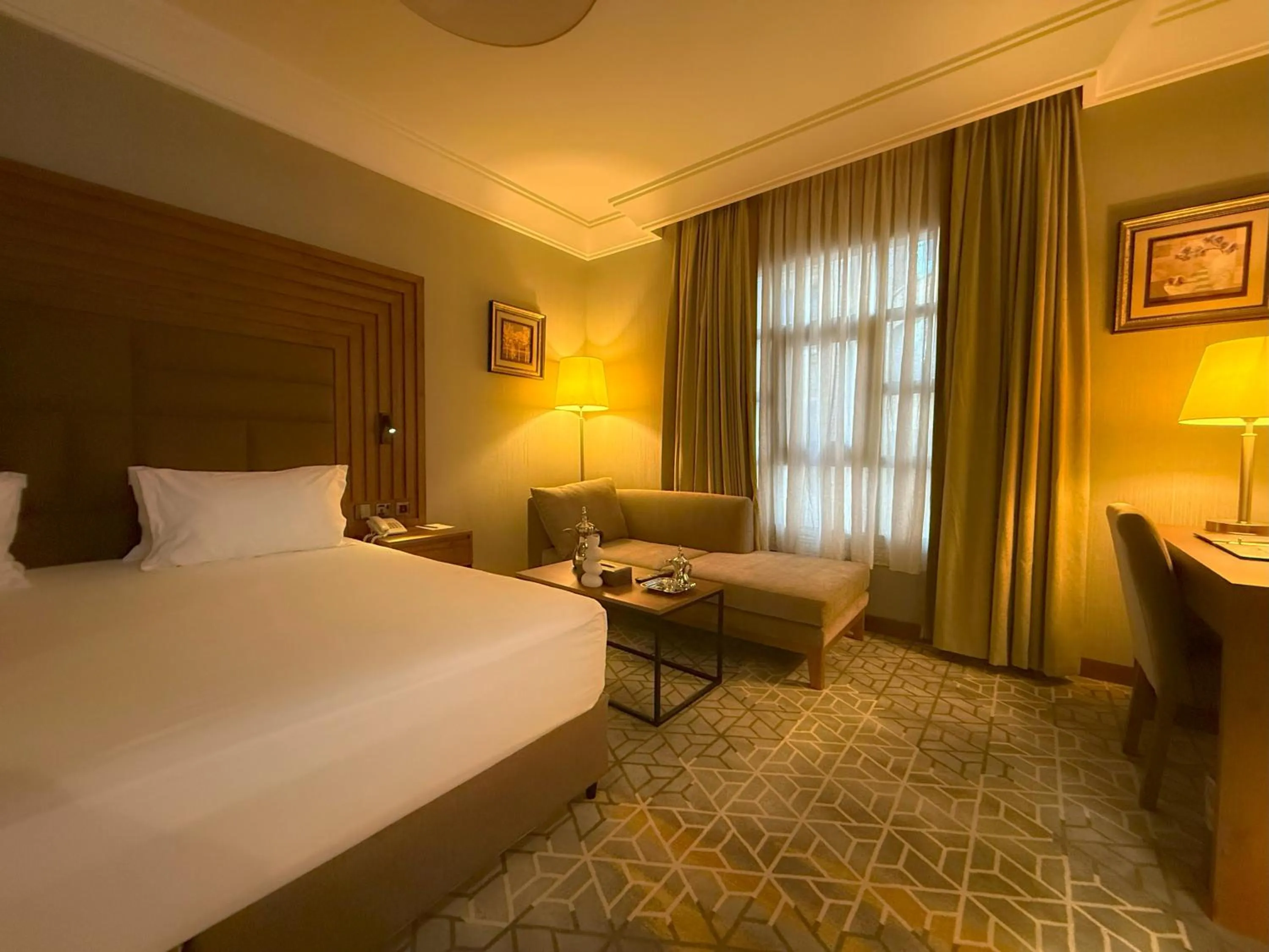 Bedroom, Bed in Crown Town Hotel