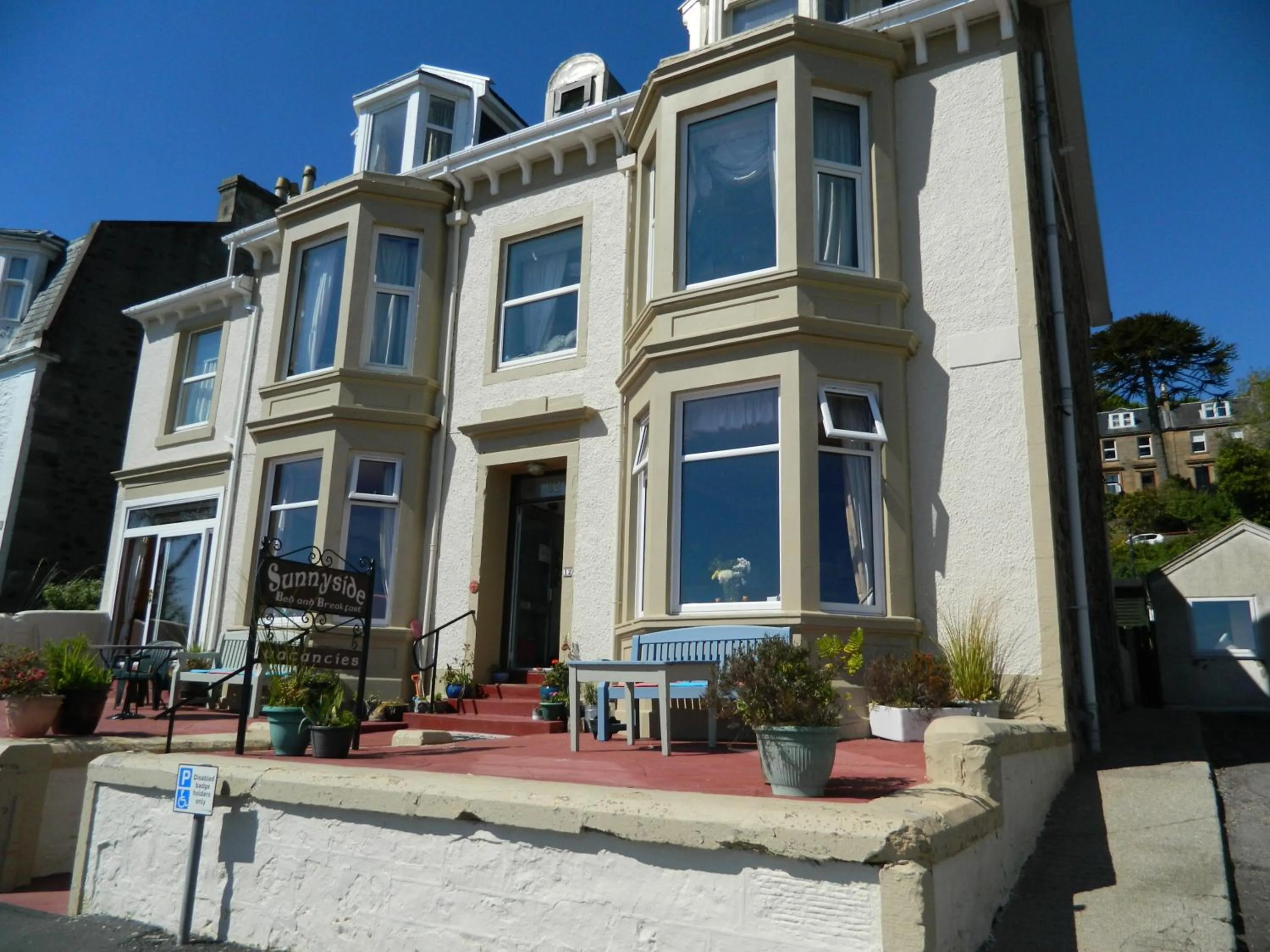 Facade/entrance in Sunnyside House