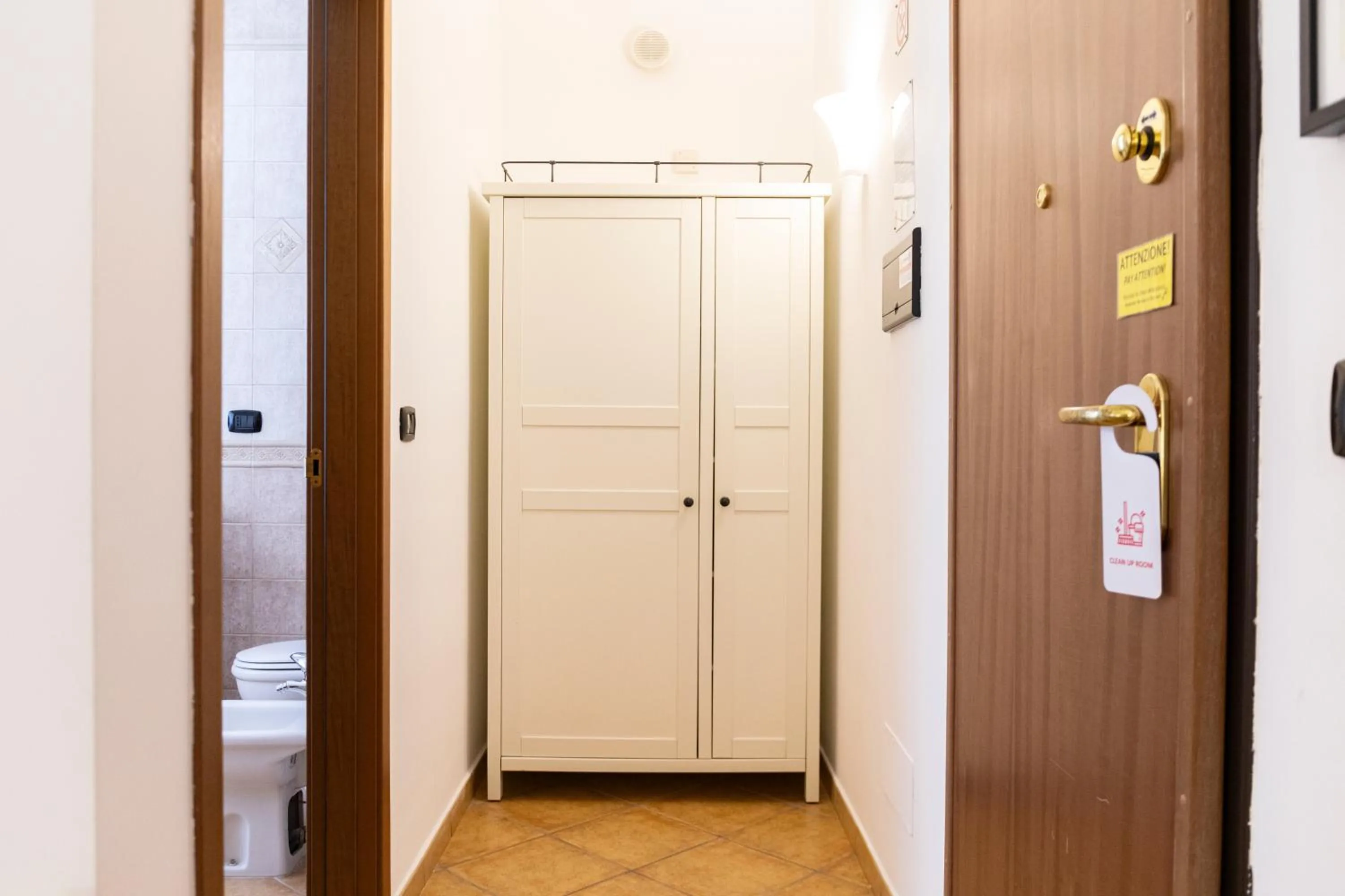 wardrobe in Dimora San Bartolomeo