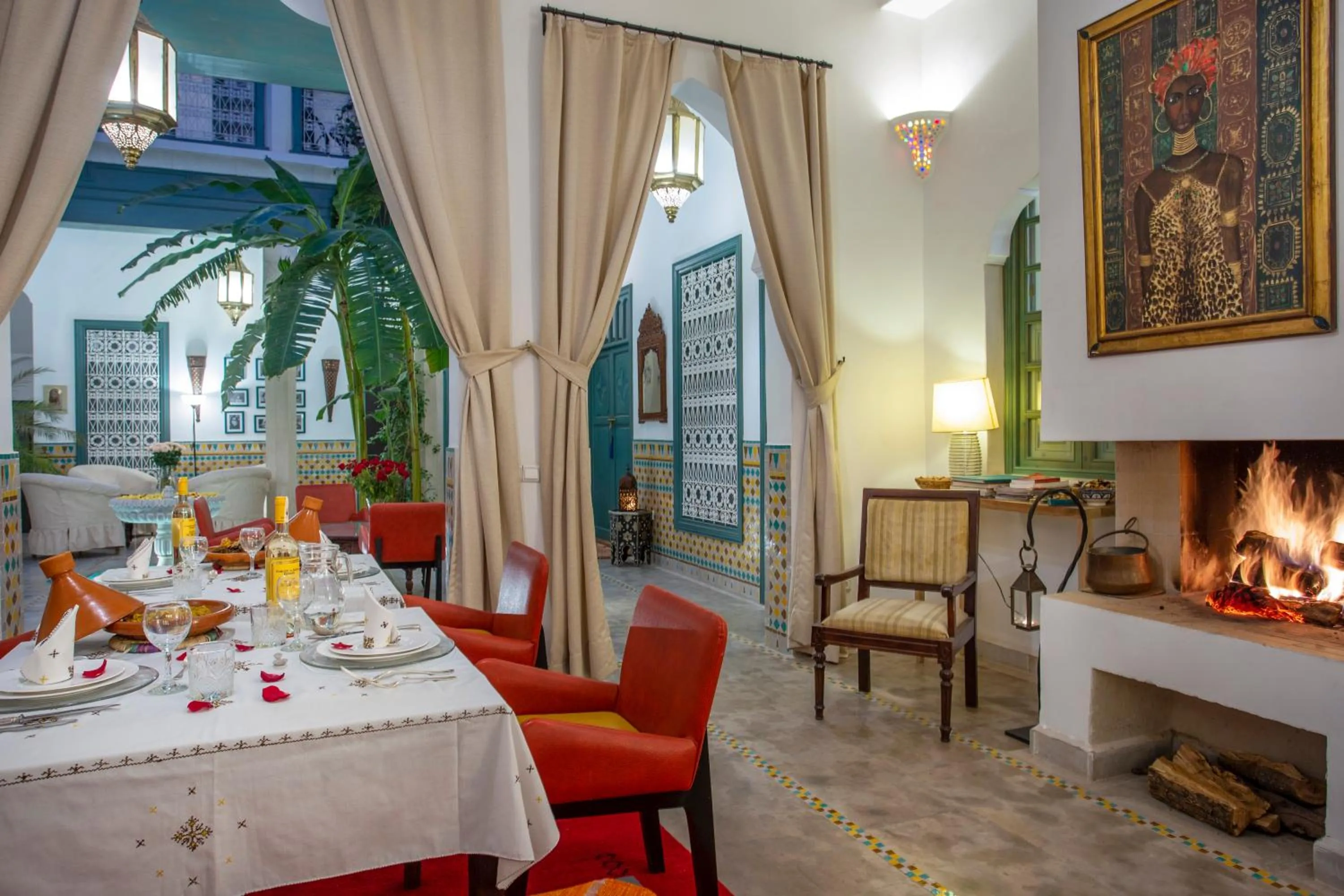 Restaurant/places to eat in Riad Azahar